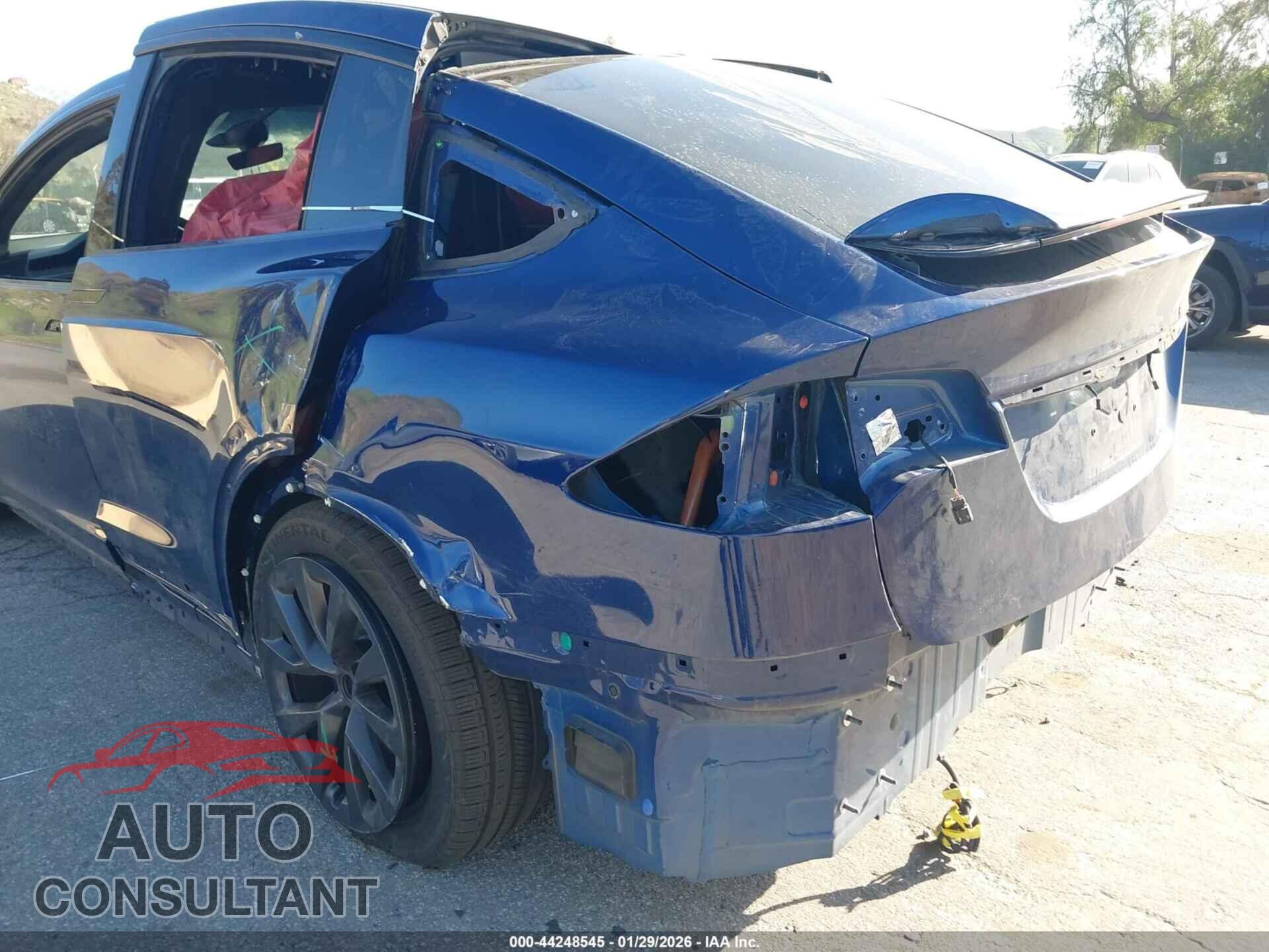 TESLA MODEL X 2024 - 7SAXCBE57RF444161