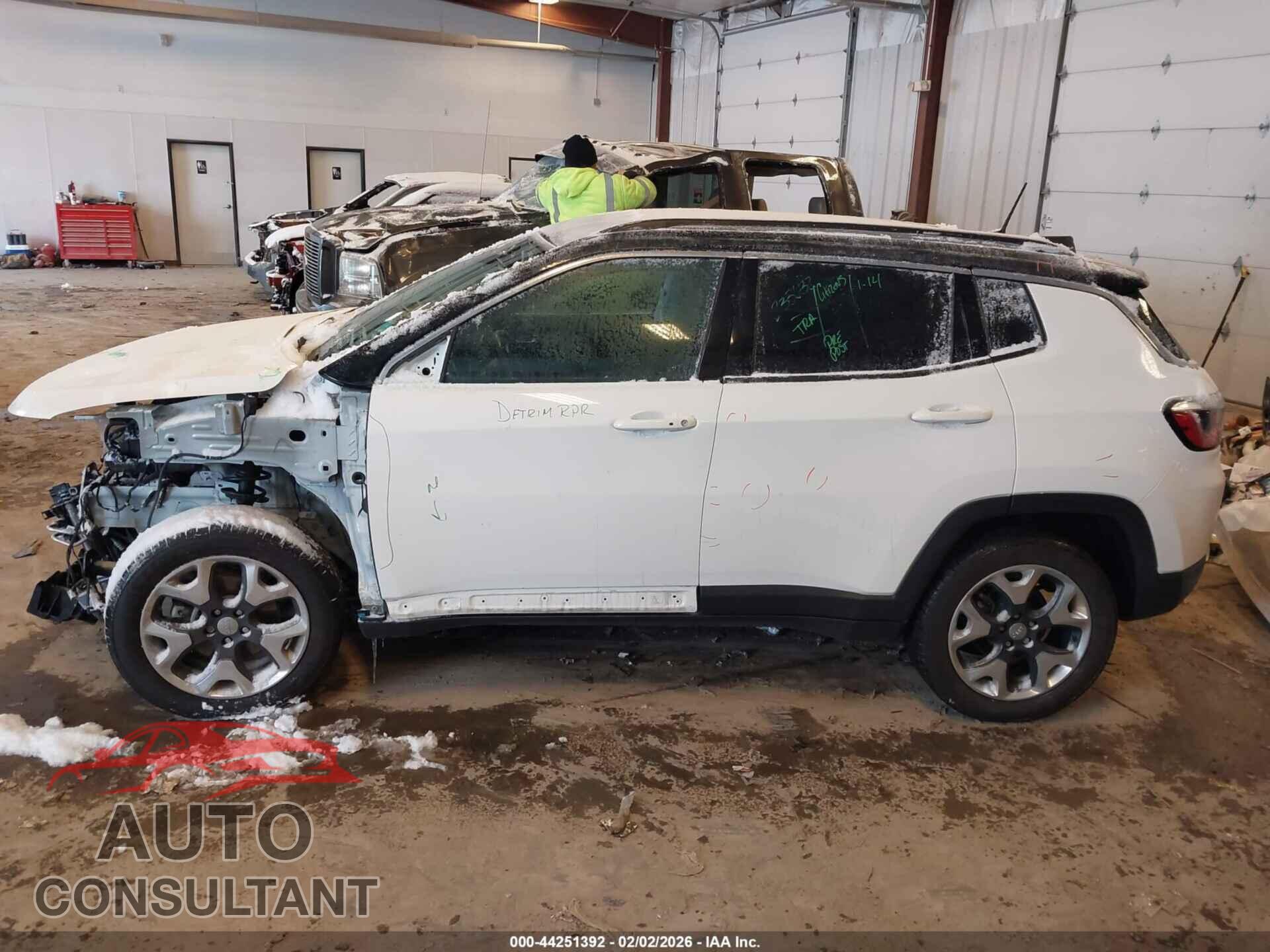 JEEP COMPASS 2019 - 3C4NJDCB2KT657007