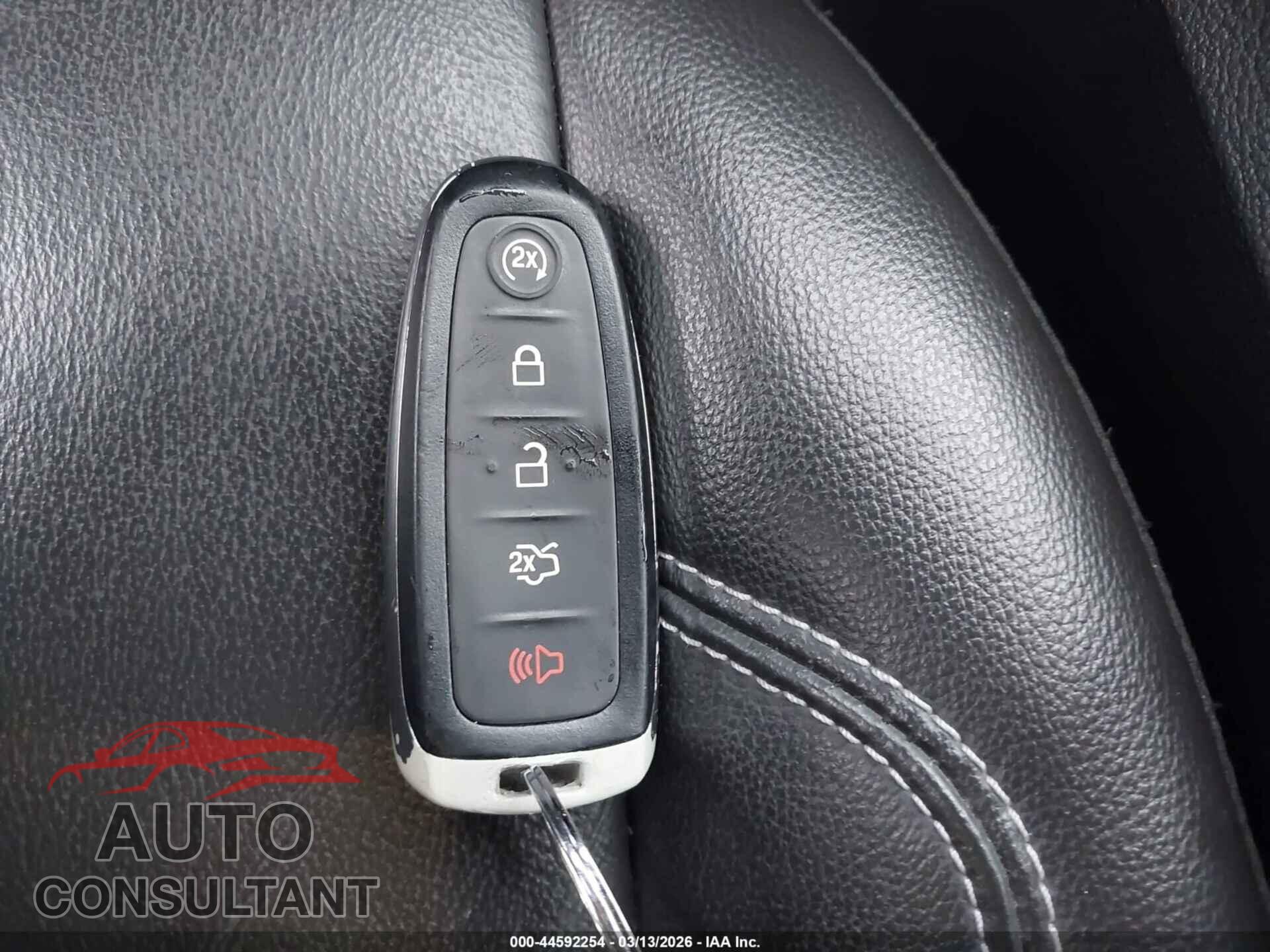 FORD ESCAPE 2017 - 1FMCU9J97HUE98099