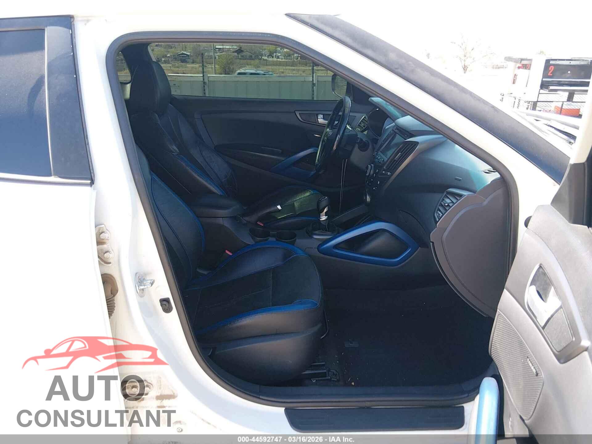 HYUNDAI VELOSTER 2013 - KMHTC6AE4DU153038