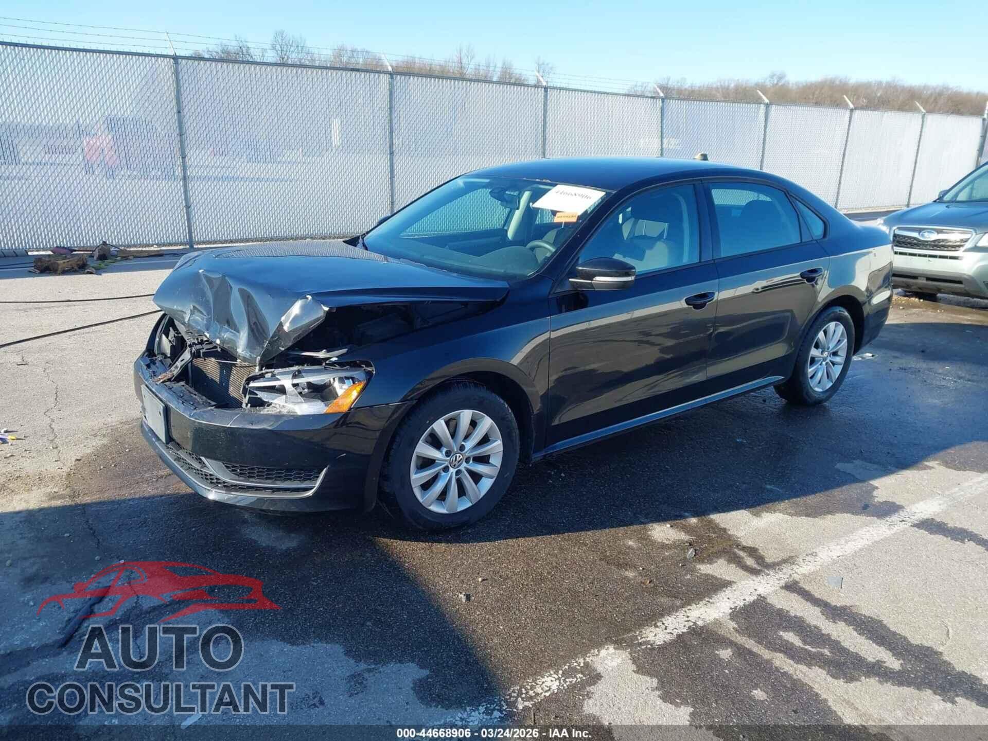 VOLKSWAGEN PASSAT 2013 - 1VWAP7A32DC126430
