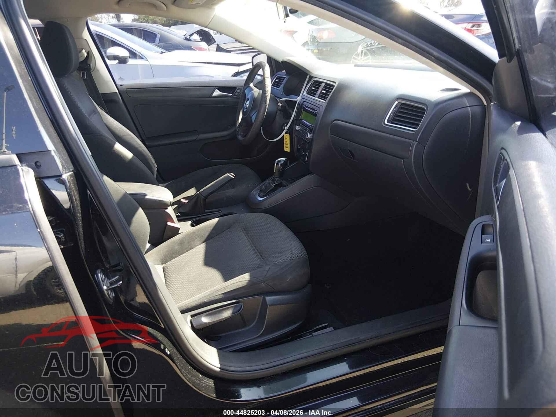 VOLKSWAGEN JETTA 2013 - 3VW2K7AJ8DM290863