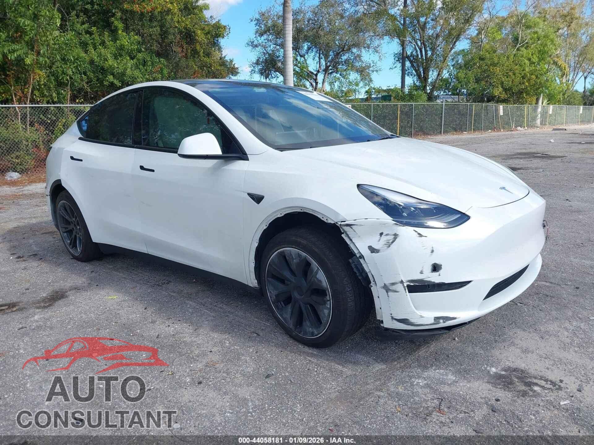 TESLA MODEL Y 2024 - 7SAYGDED0RF207913