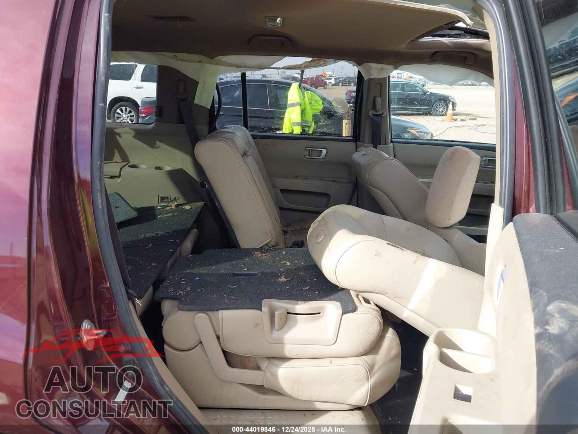 HONDA PILOT 2012 - 5FNYF4H52CB016568