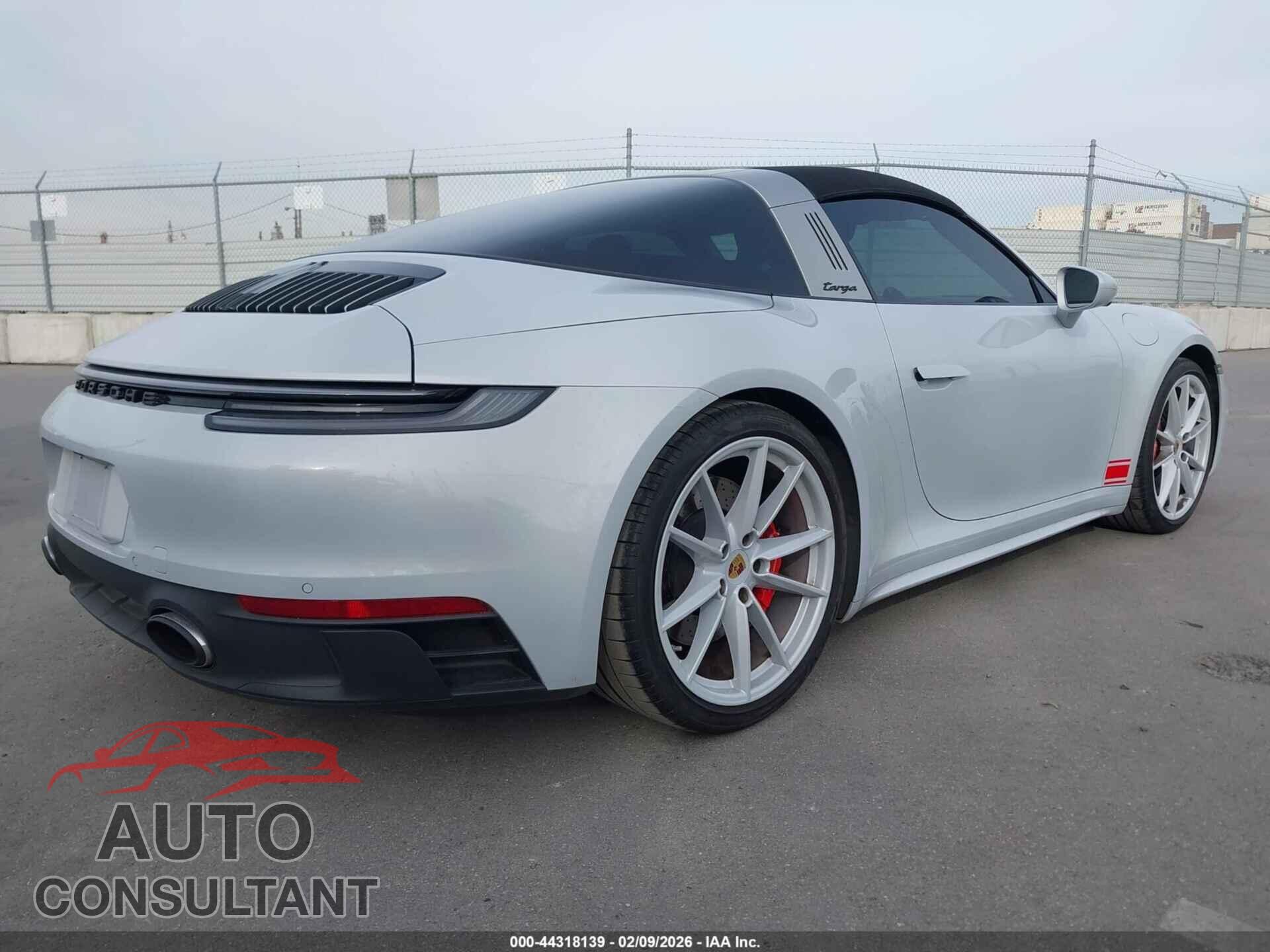 PORSCHE 911 2023 - WP0BB2A97PS233108