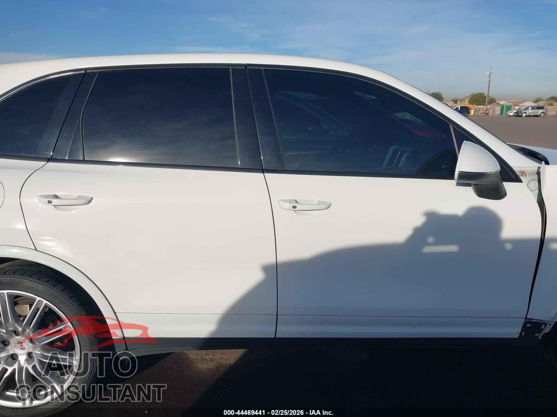 PORSCHE CAYENNE 2017 - WP1AA2A21HKA91128