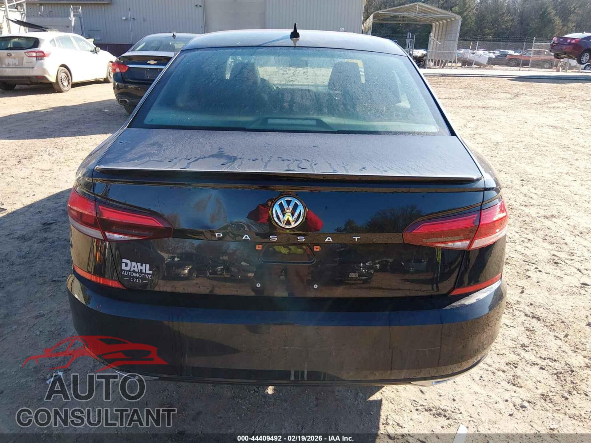 VOLKSWAGEN PASSAT 2021 - 1VWMA7A37MC009571
