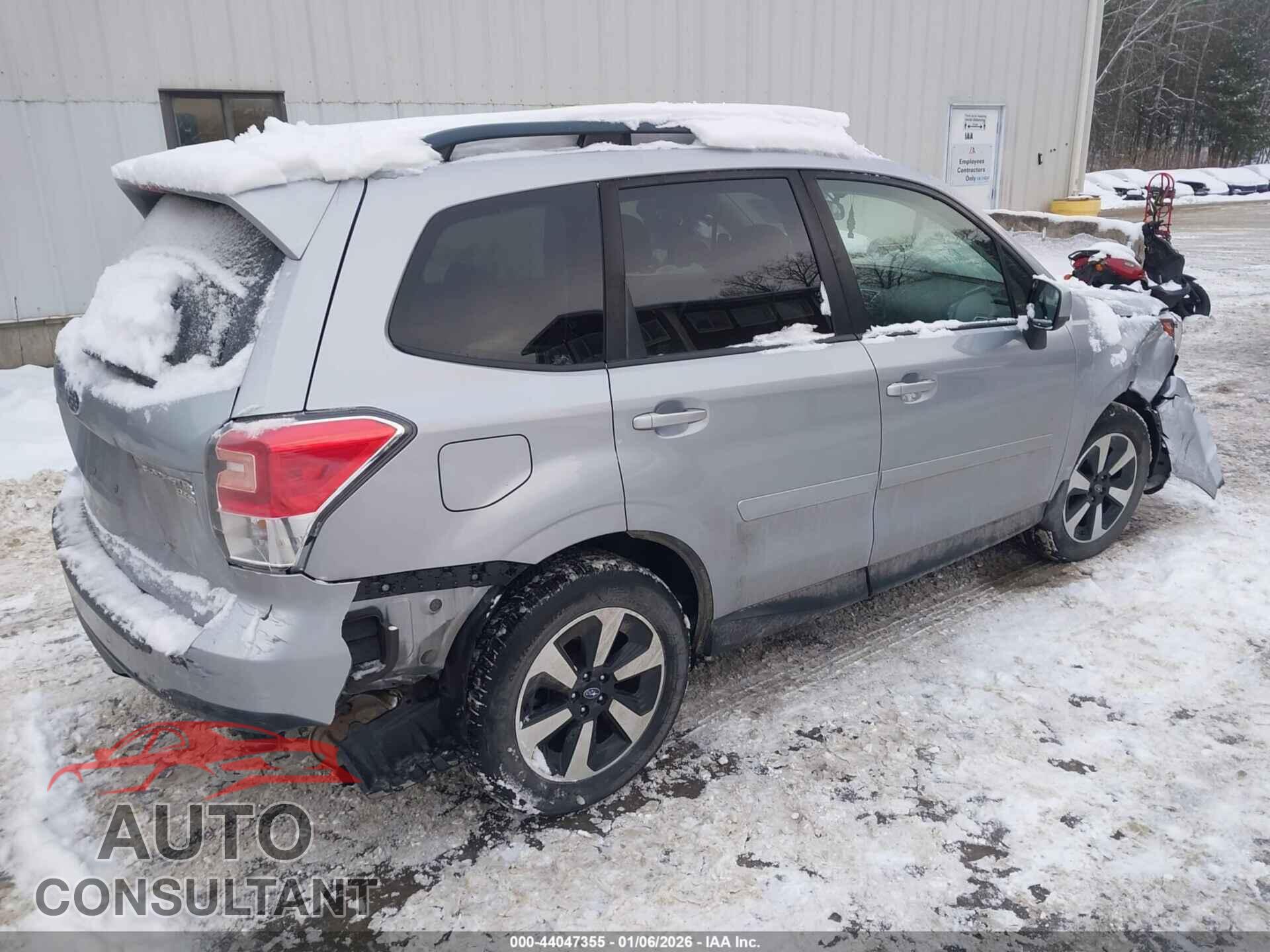 SUBARU FORESTER 2017 - JF2SJAECXHH505184