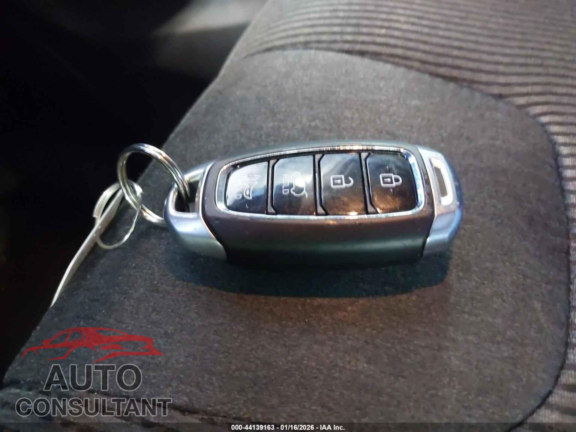 HYUNDAI SANTA FE 2019 - 5NMS33AD2KH038416
