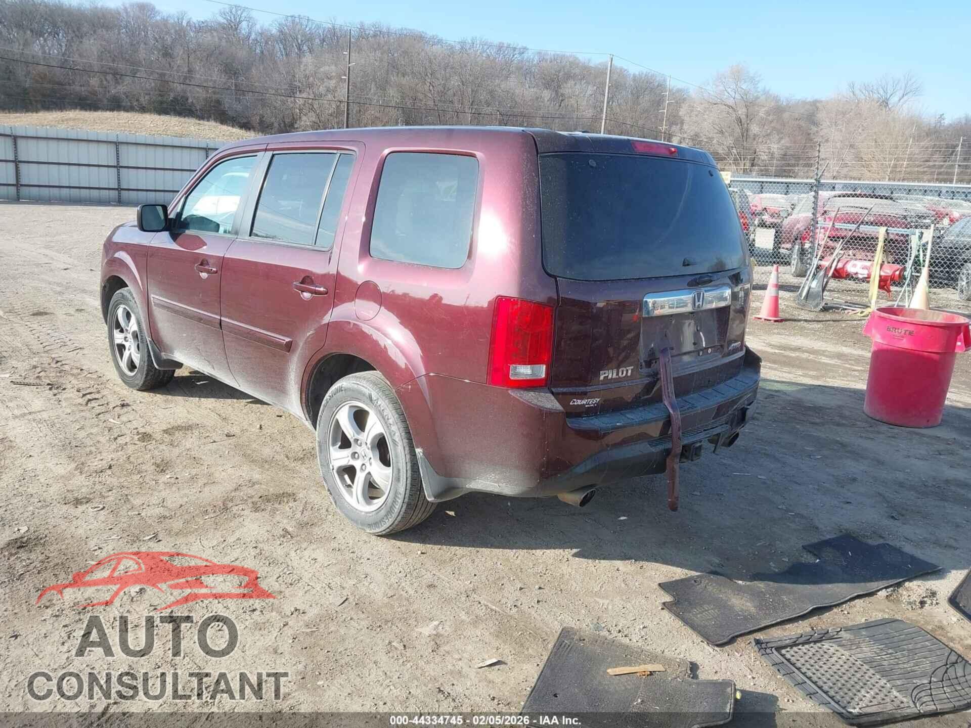 HONDA PILOT 2014 - 5FNYF4H5XEB030303