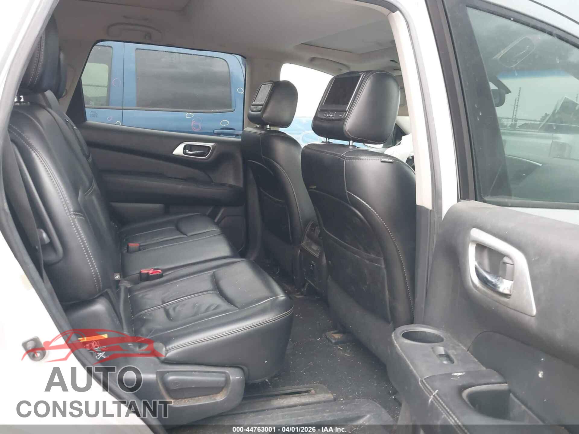 NISSAN PATHFINDER 2015 - 5N1AR2MM4FC660371
