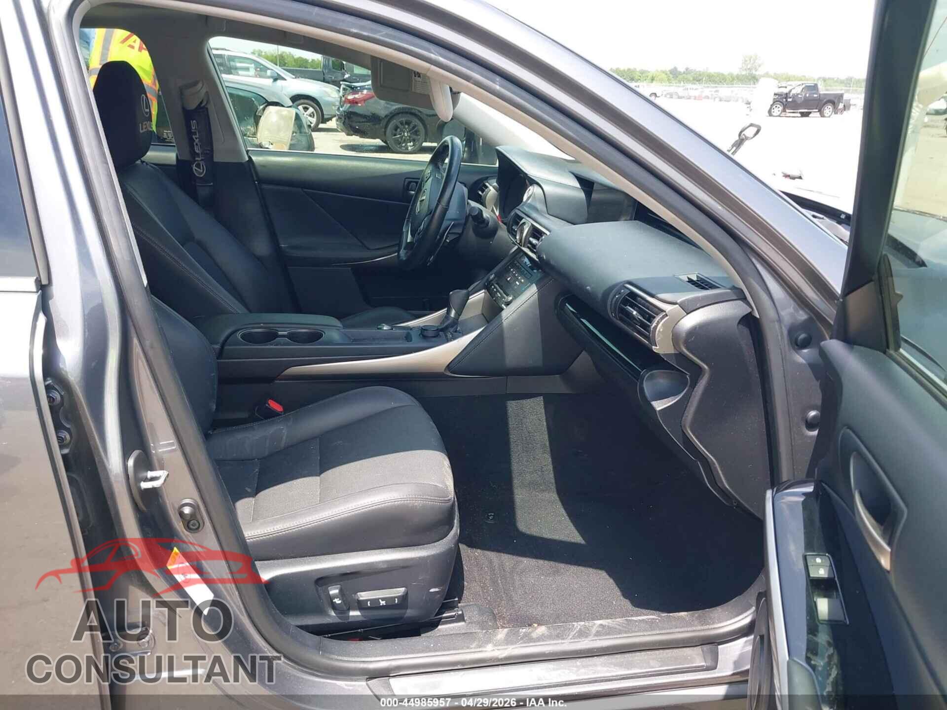 LEXUS IS 200T 2017 - JTHBA1D25H5043978