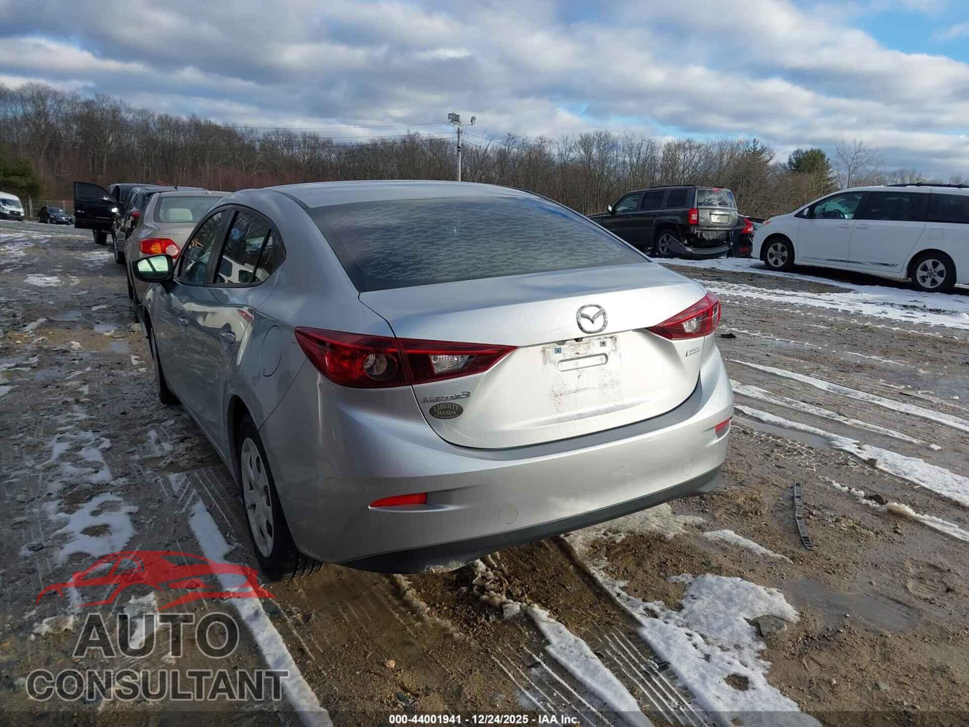 MAZDA MAZDA3 2018 - 3MZBN1U73JM217741