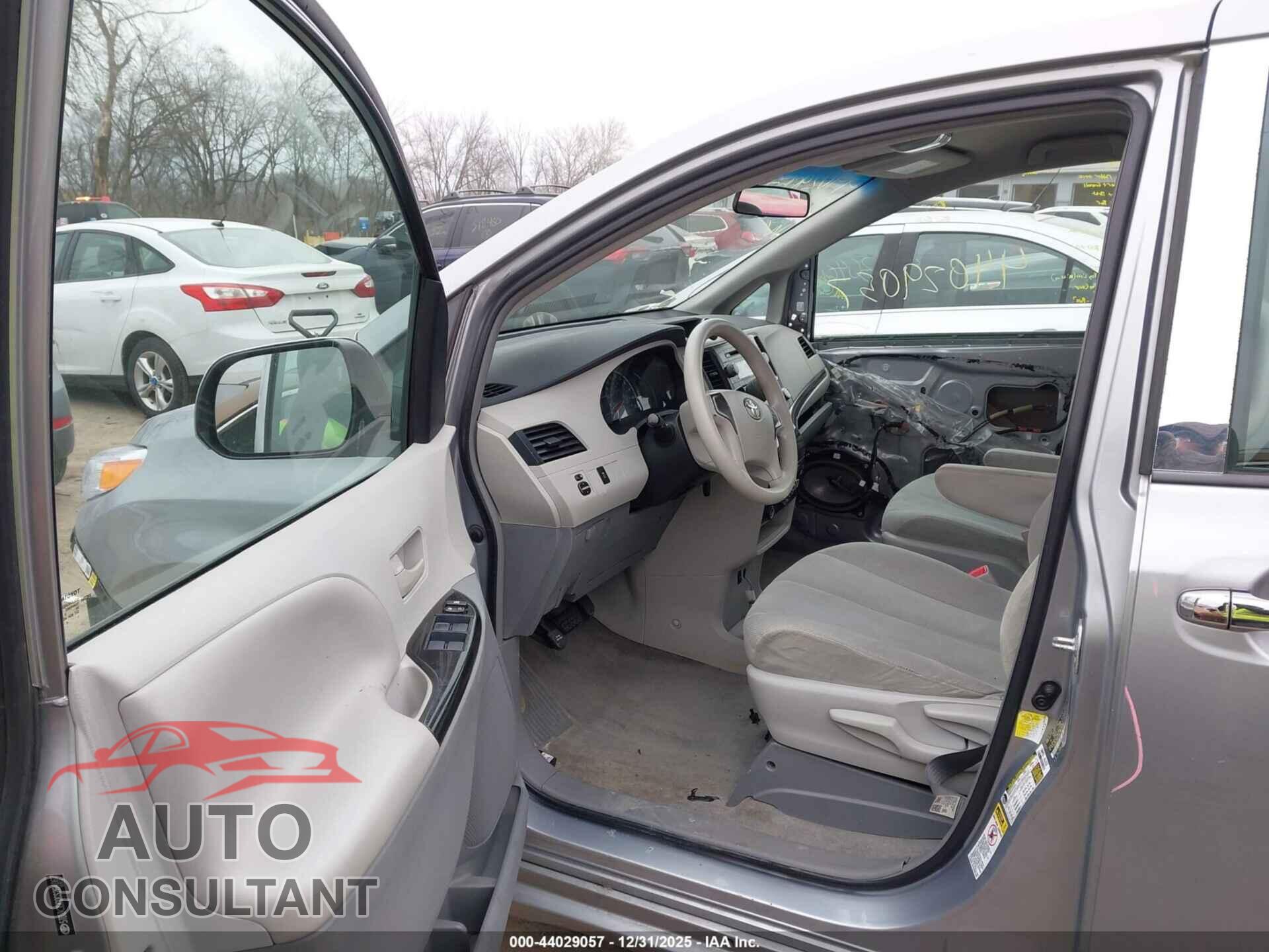TOYOTA SIENNA 2012 - 5TDZK3DC0CS264067