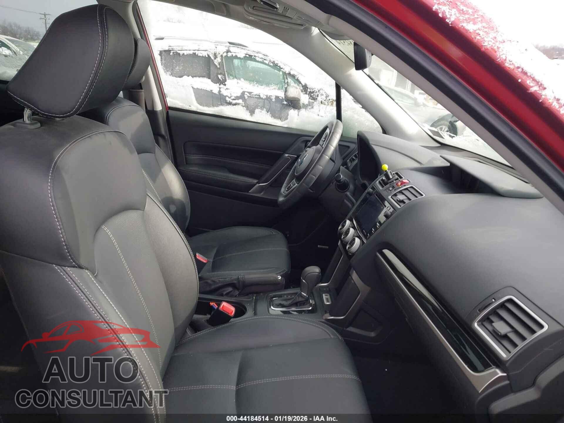 SUBARU FORESTER 2018 - JF2SJAWC8JH421983