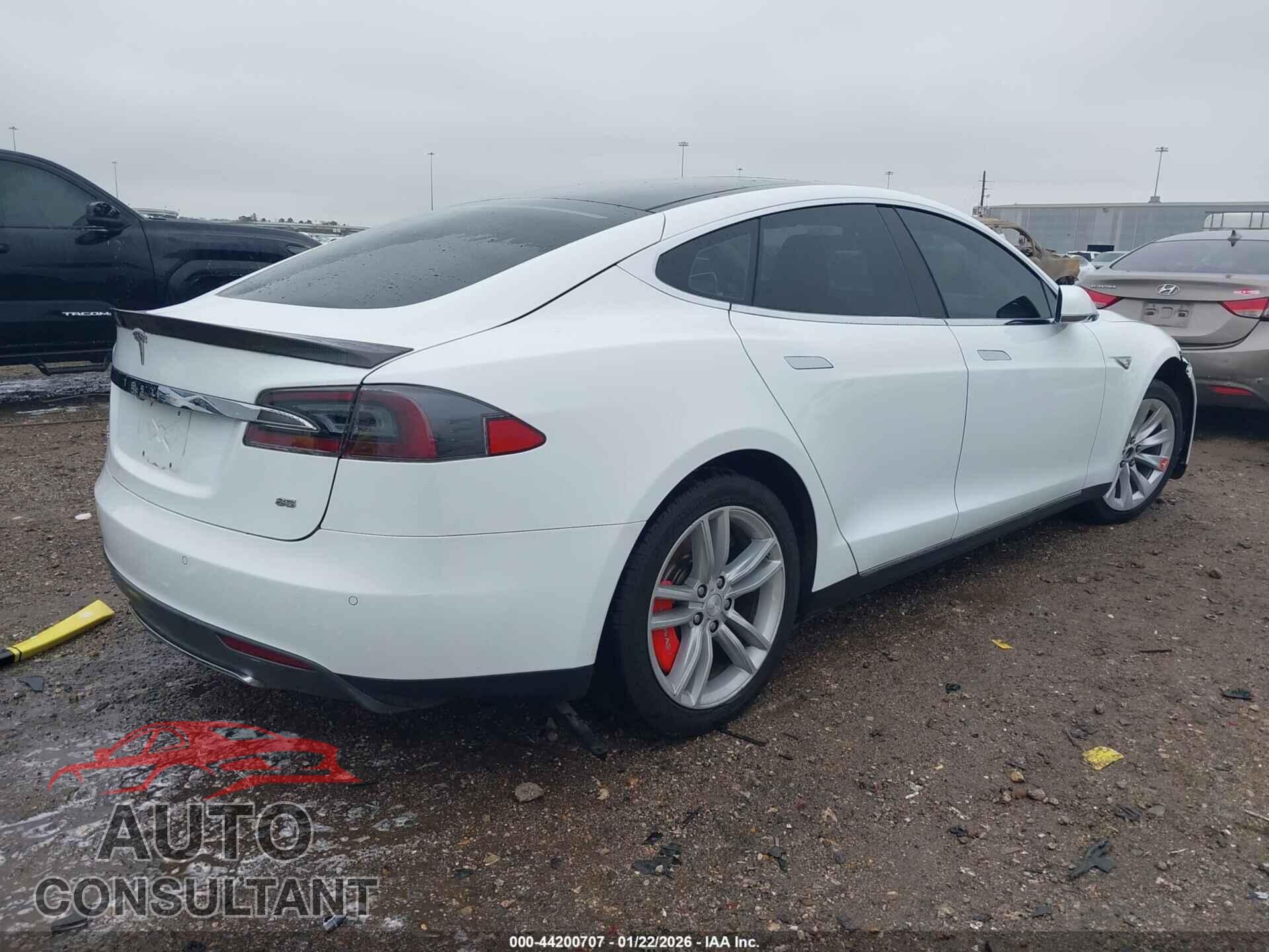 TESLA MODEL S 2014 - 5YJSA1H15EFP52116