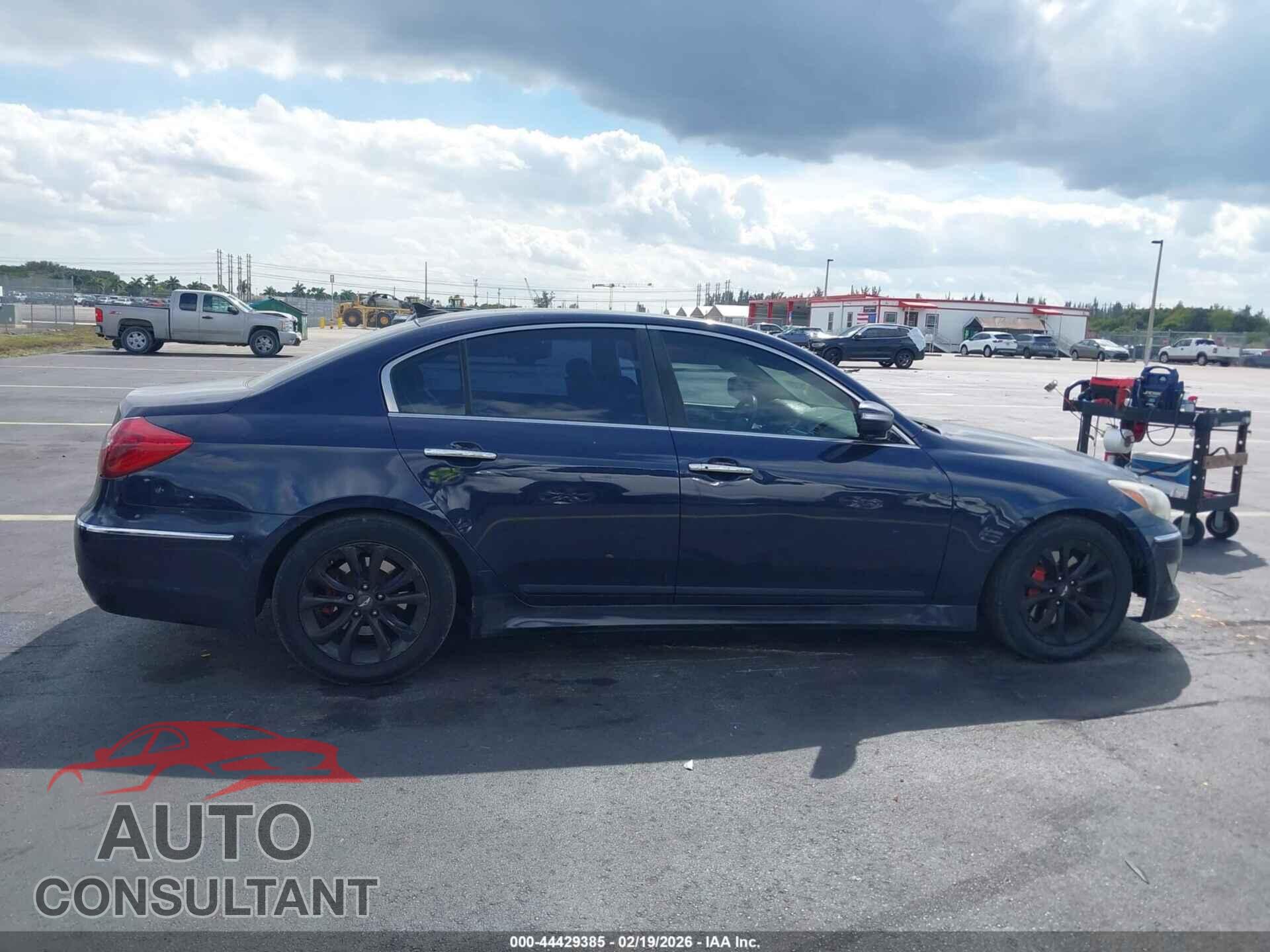 HYUNDAI GENESIS 2012 - KMHGC4DD3CU198656