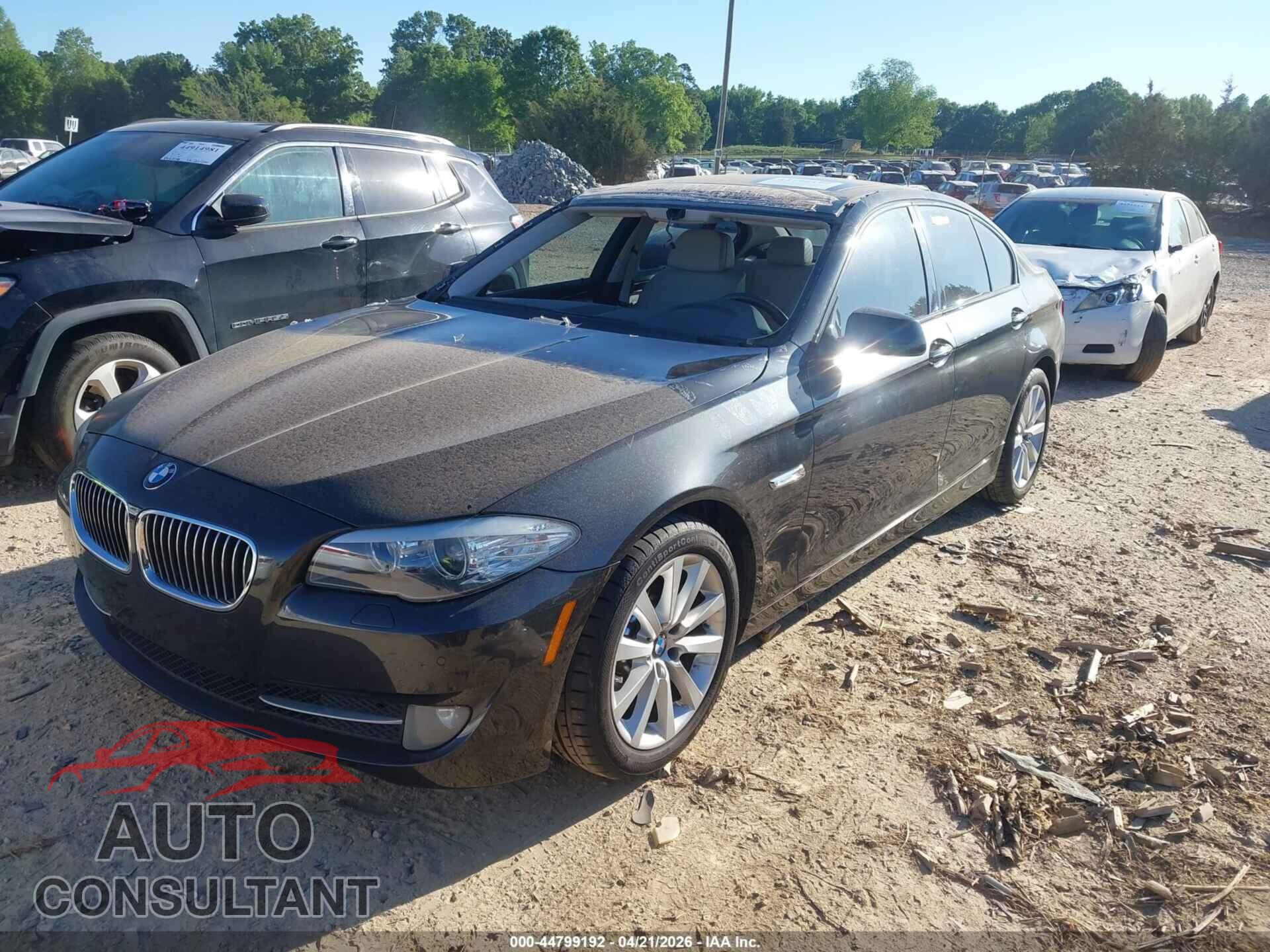 BMW 528I 2011 - WBAFR1C51BDS36016