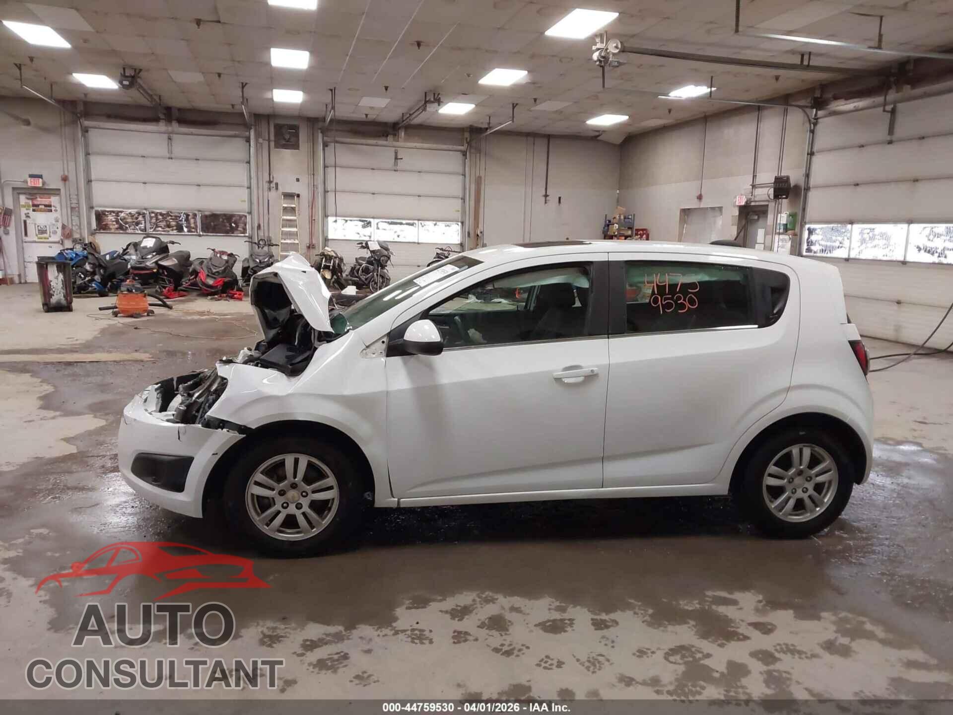 CHEVROLET SONIC 2015 - 1G1JC6SB2F4113875