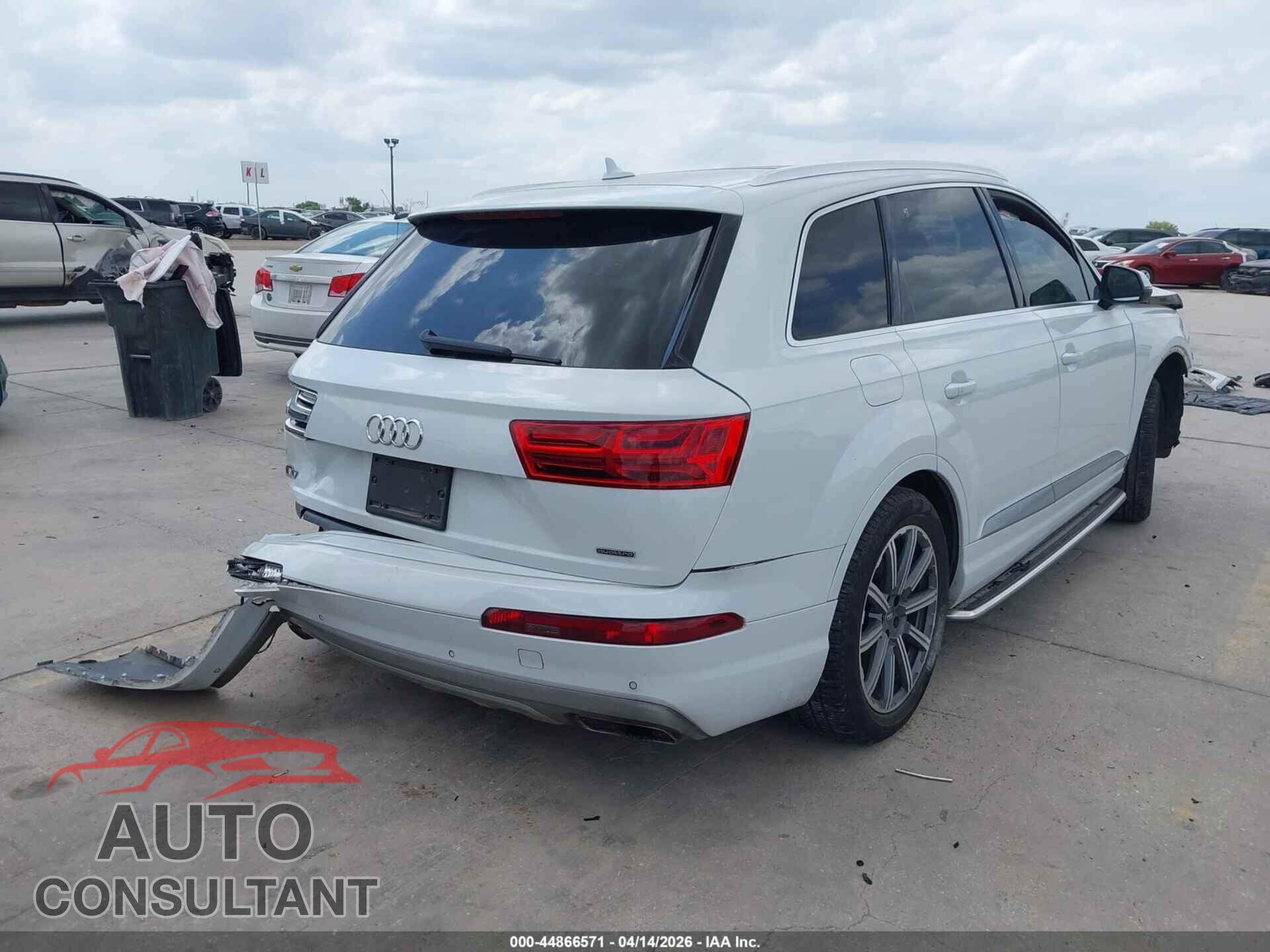 AUDI Q7 2018 - WA1LHAF78JD016855
