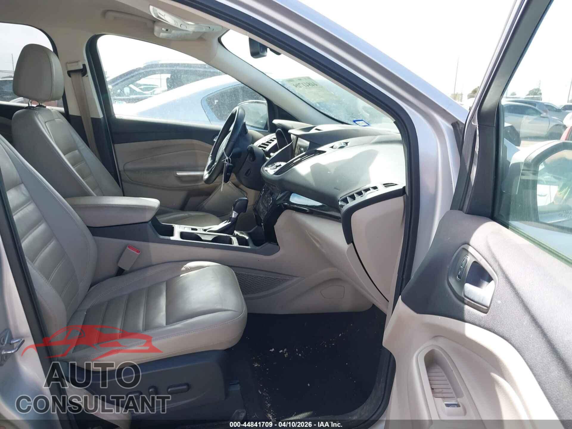 FORD ESCAPE 2017 - 1FMCU0J99HUF11169