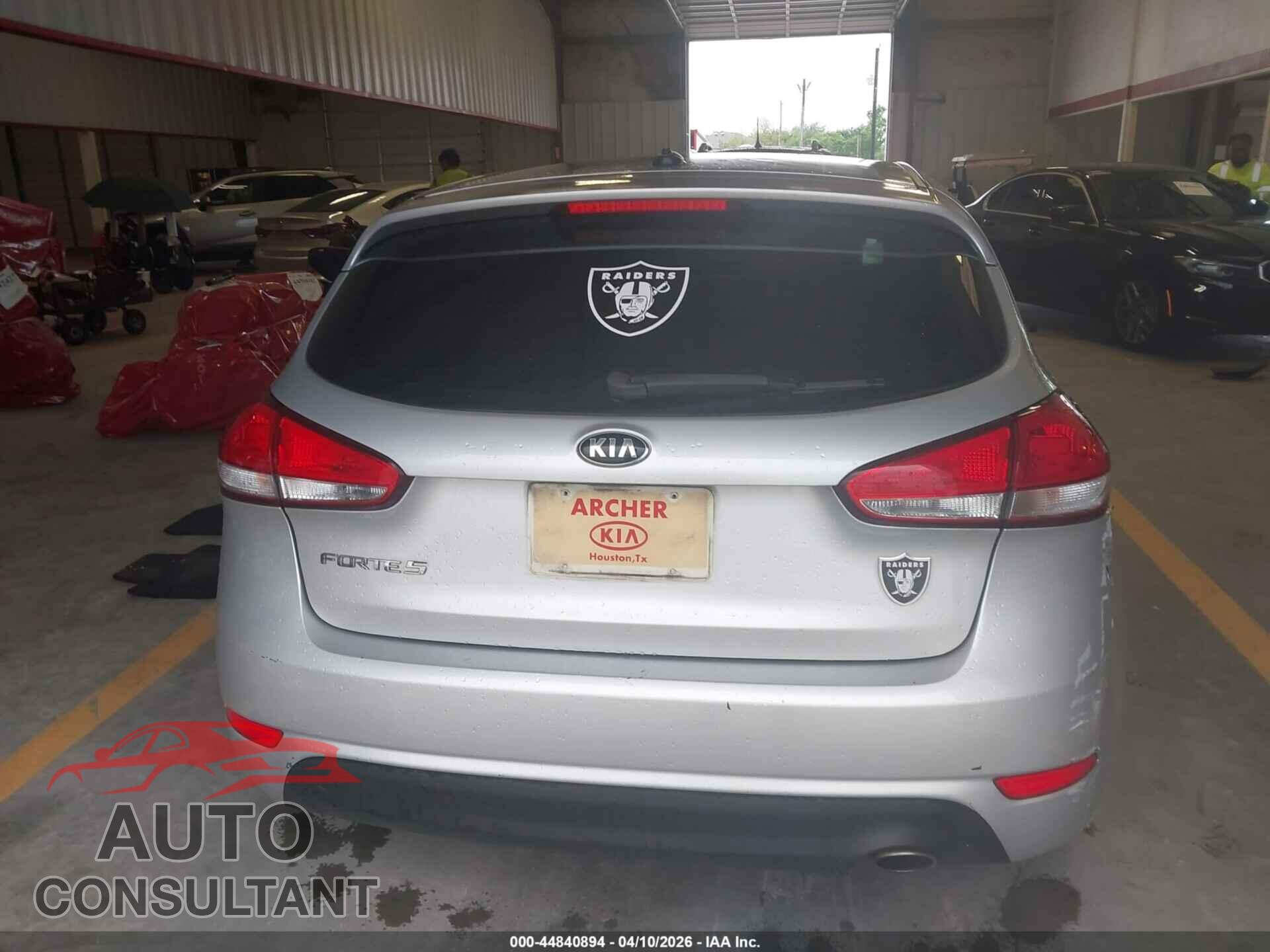 KIA FORTE 2017 - KNAFK5A84H5721536