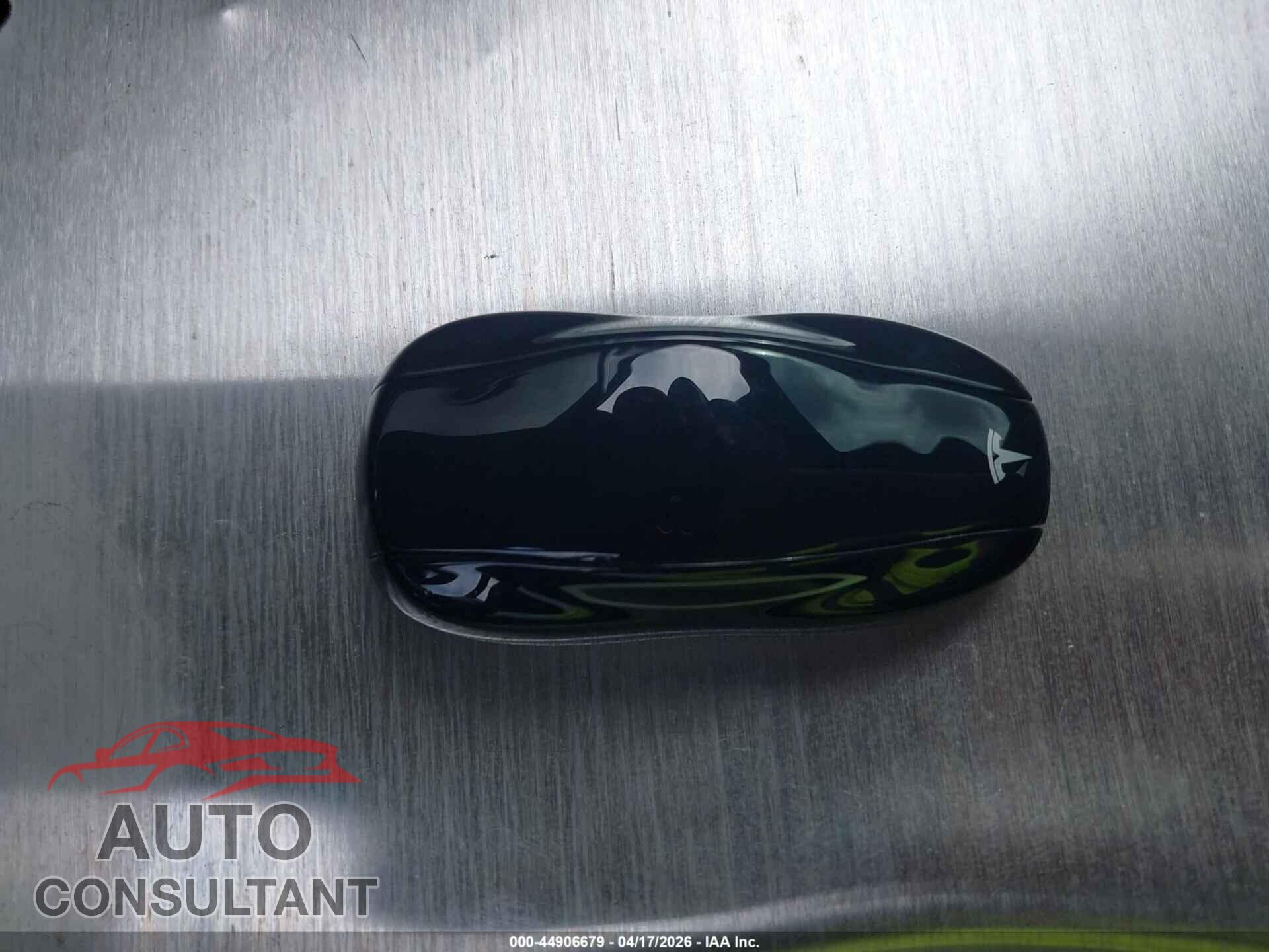TESLA MODEL S 2017 - 5YJSA1E10HF202699