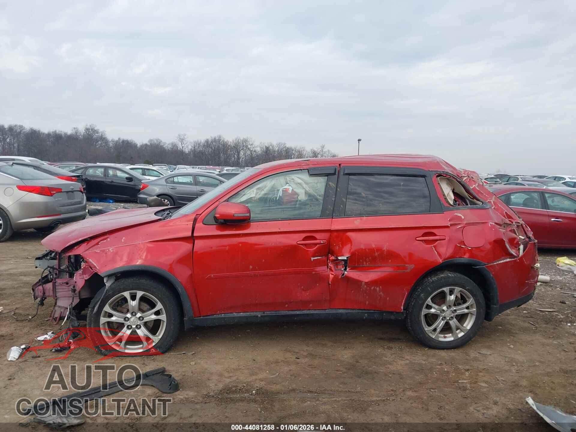 MITSUBISHI OUTLANDER 2015 - JA4AZ3A38FZ008186