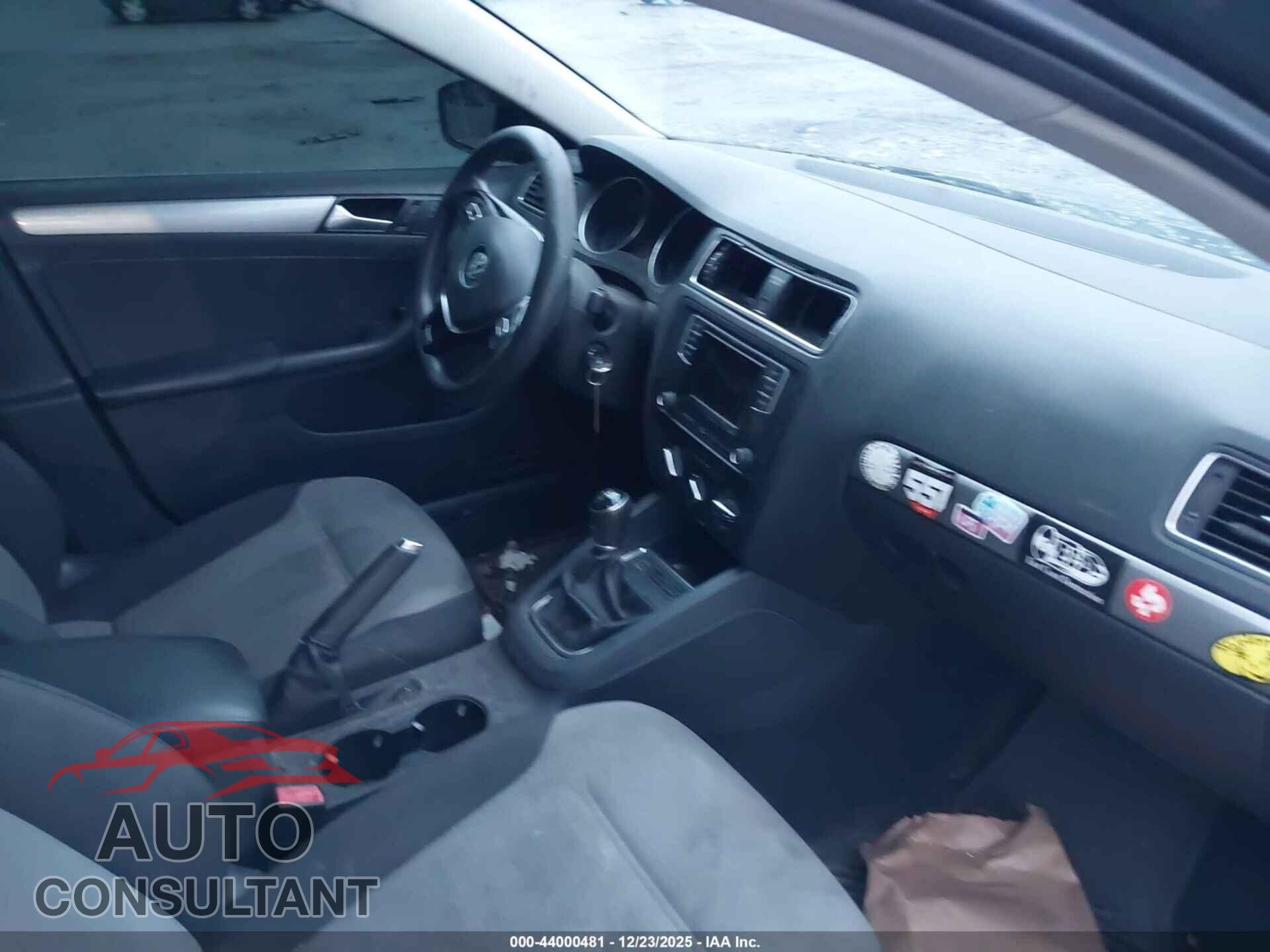 VOLKSWAGEN JETTA 2017 - 3VW167AJ3HM243553