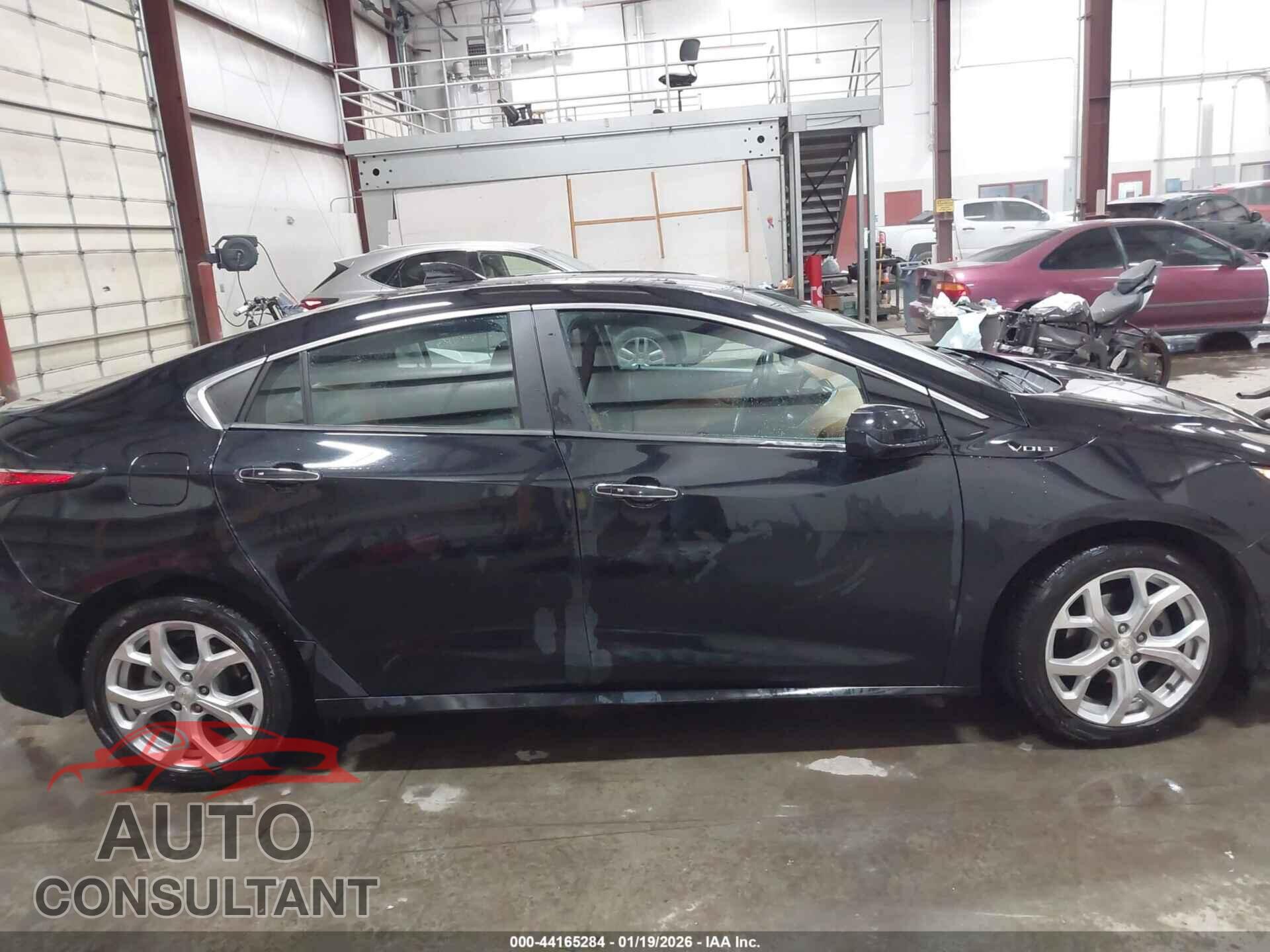 CHEVROLET VOLT 2018 - 1G1RD6S57JU142548
