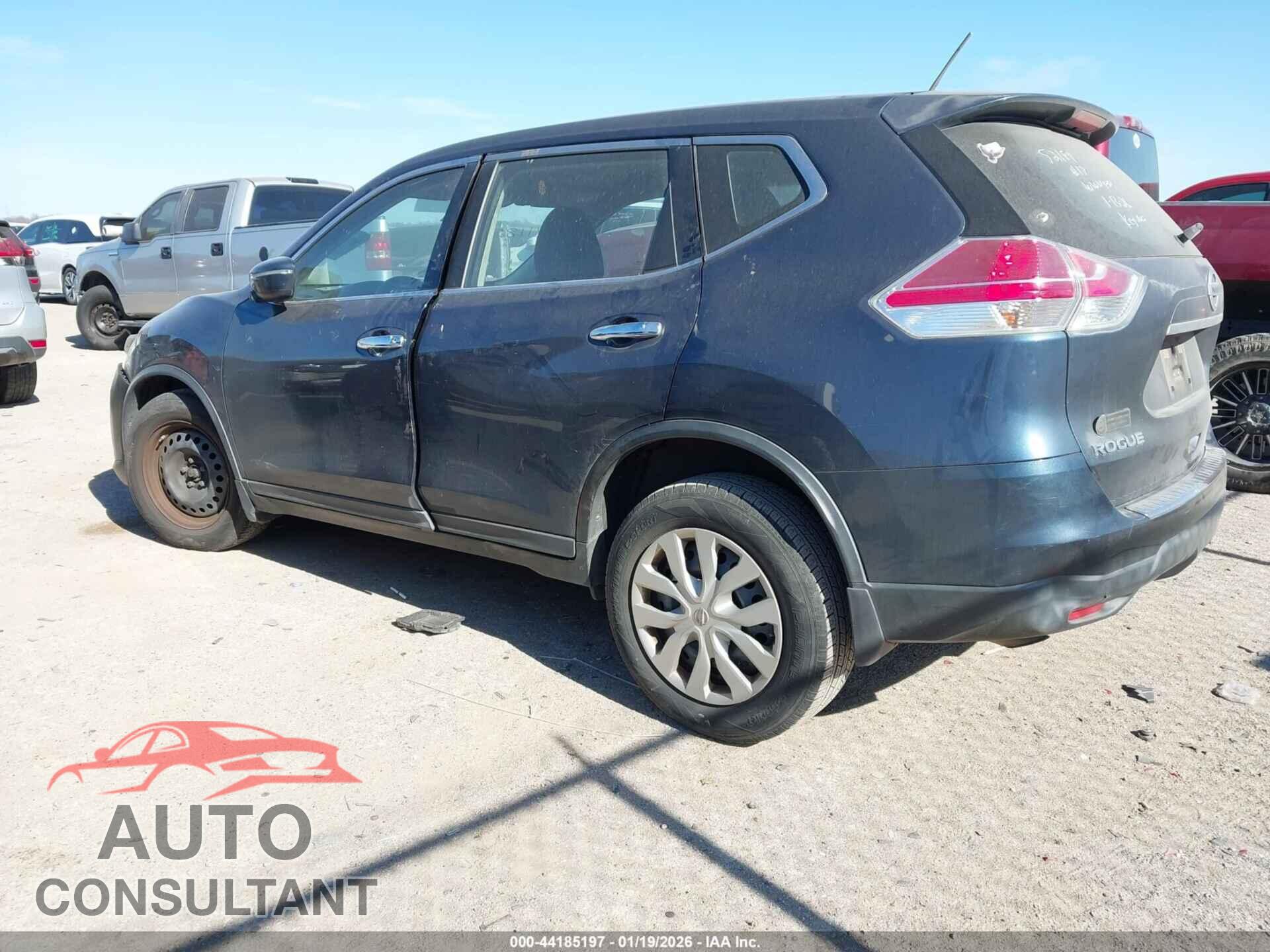 NISSAN ROGUE 2015 - KNMAT2MT8FP566015