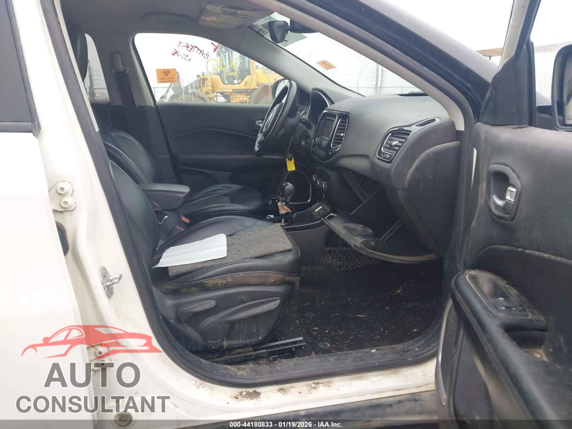 JEEP COMPASS 2018 - 3C4NJCBB6JT327302