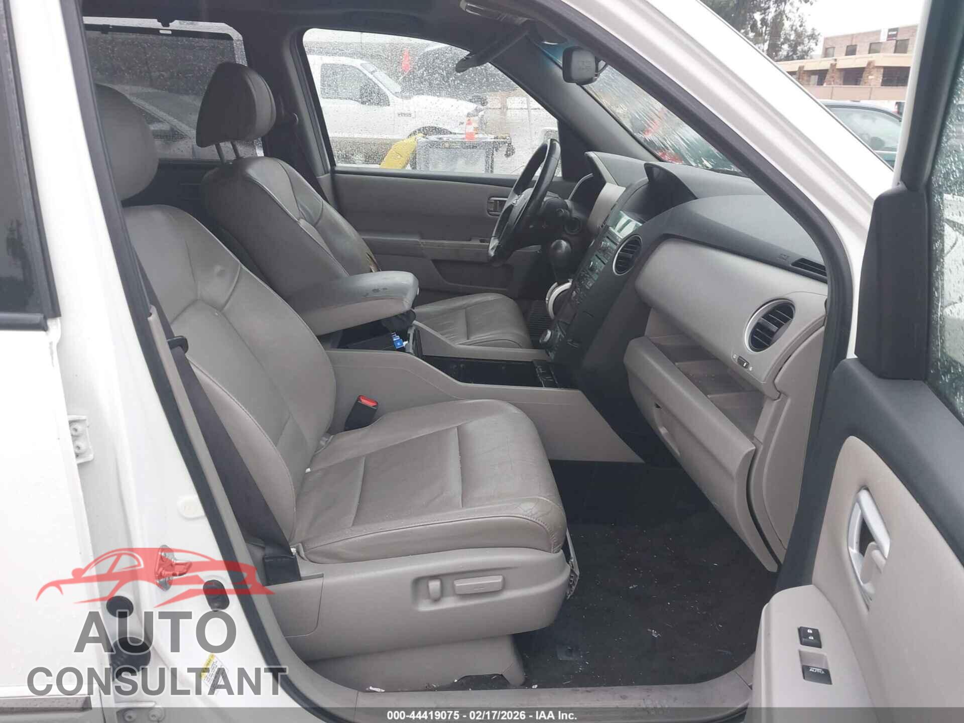 HONDA PILOT 2010 - 5FNYF3H94AB015822