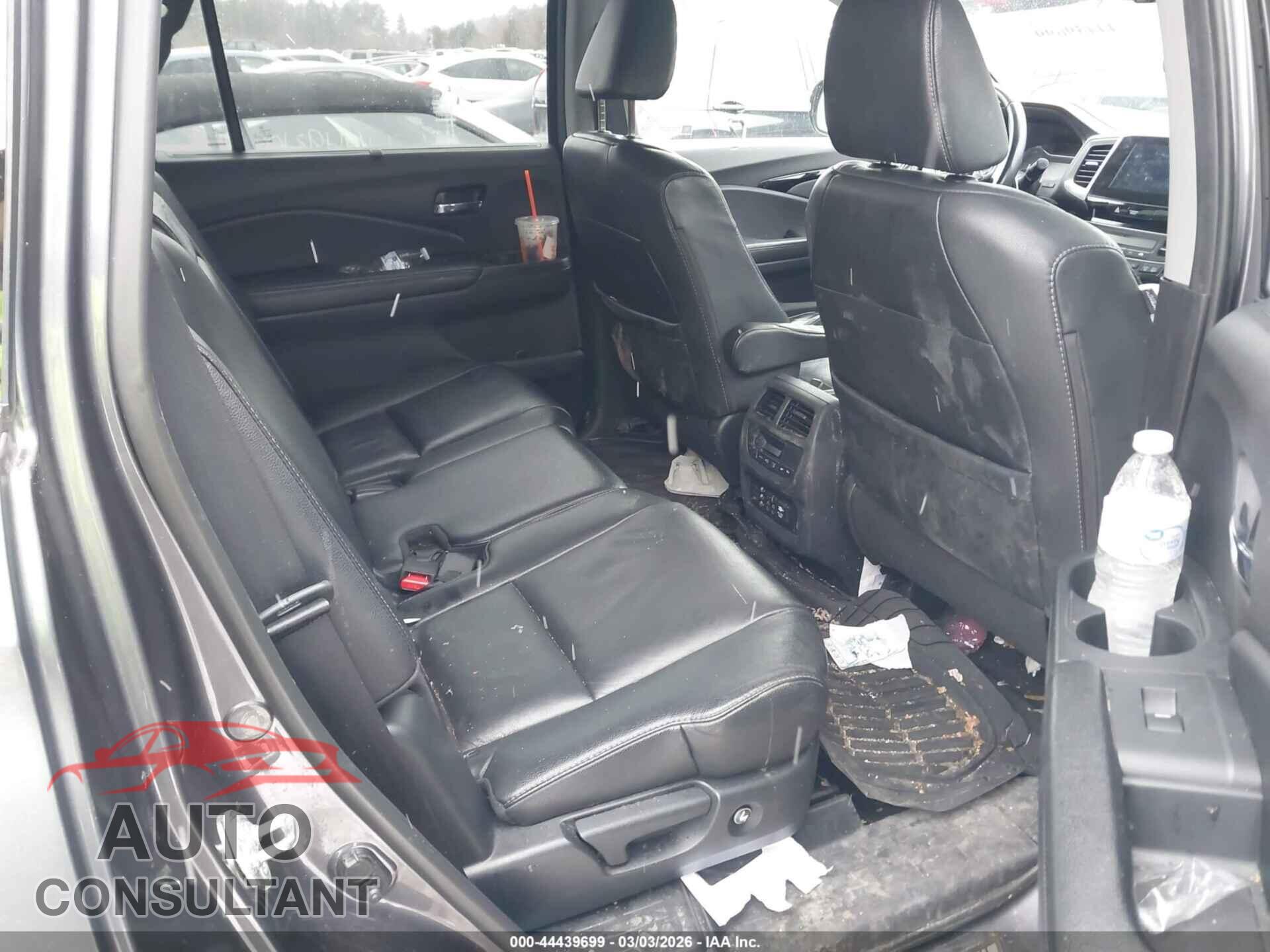 HONDA PILOT 2017 - 5FNYF6H97HB045280