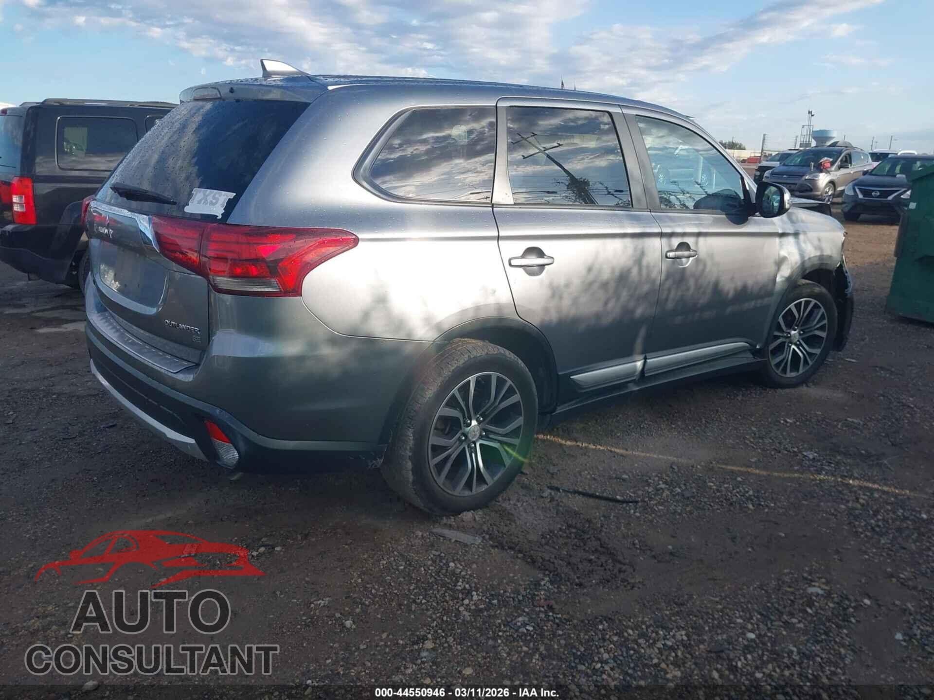 MITSUBISHI OUTLANDER 2017 - JA4AD3A38HZ041657