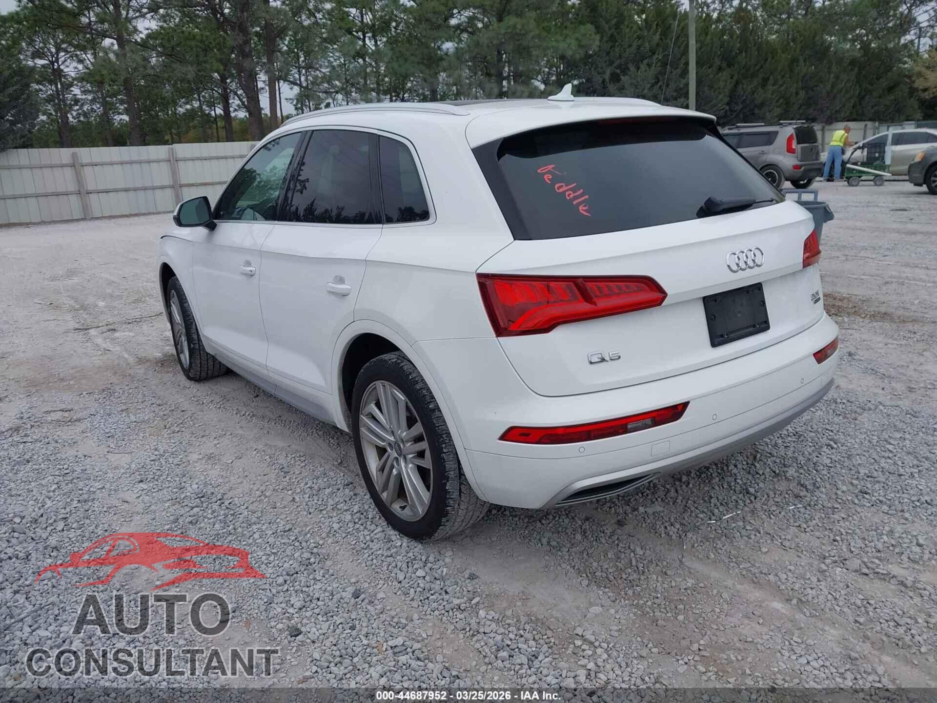AUDI Q5 2018 - WA1BNAFY8J2200010