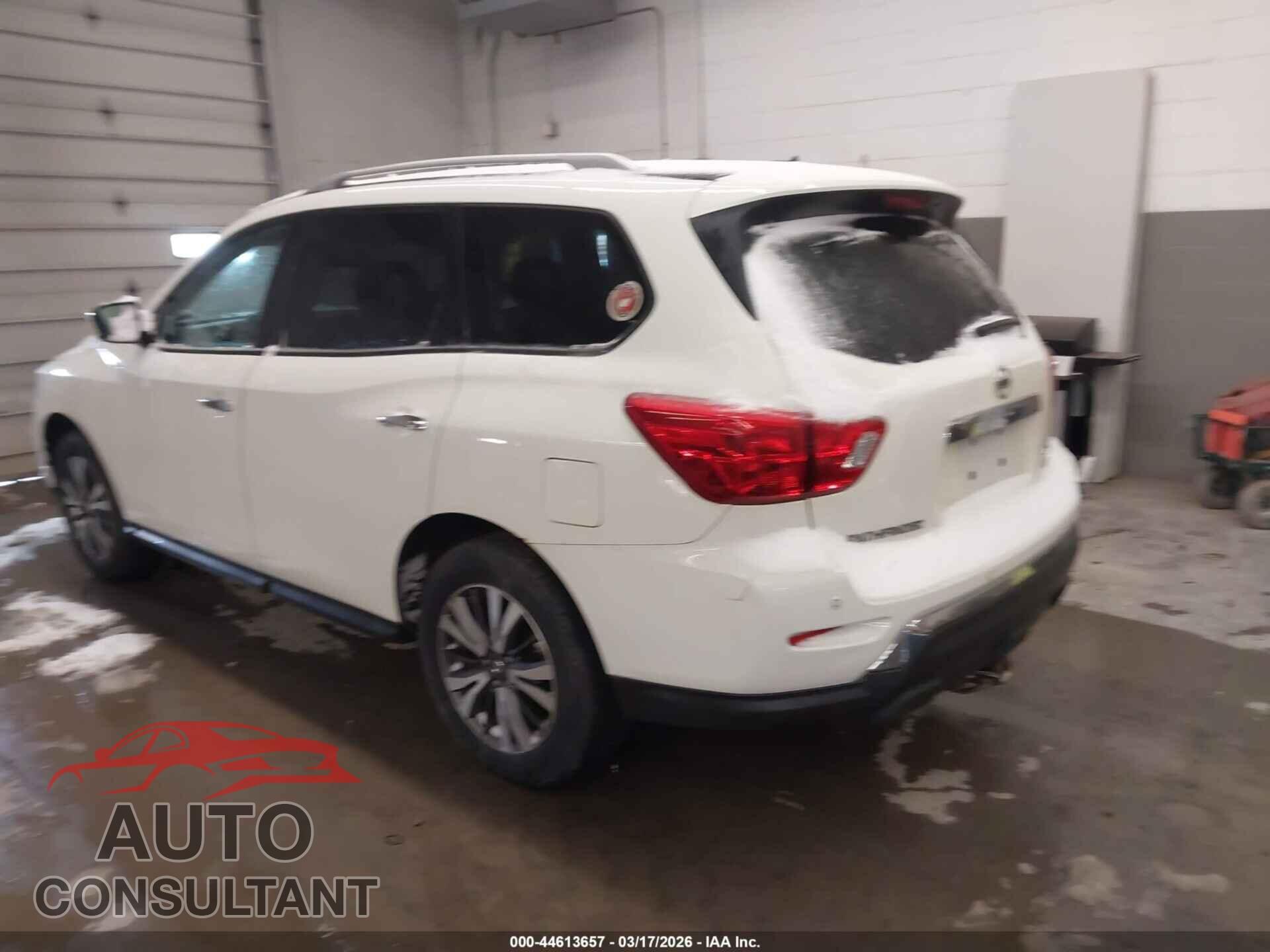 NISSAN PATHFINDER 2017 - 5N1DR2MM5HC667524