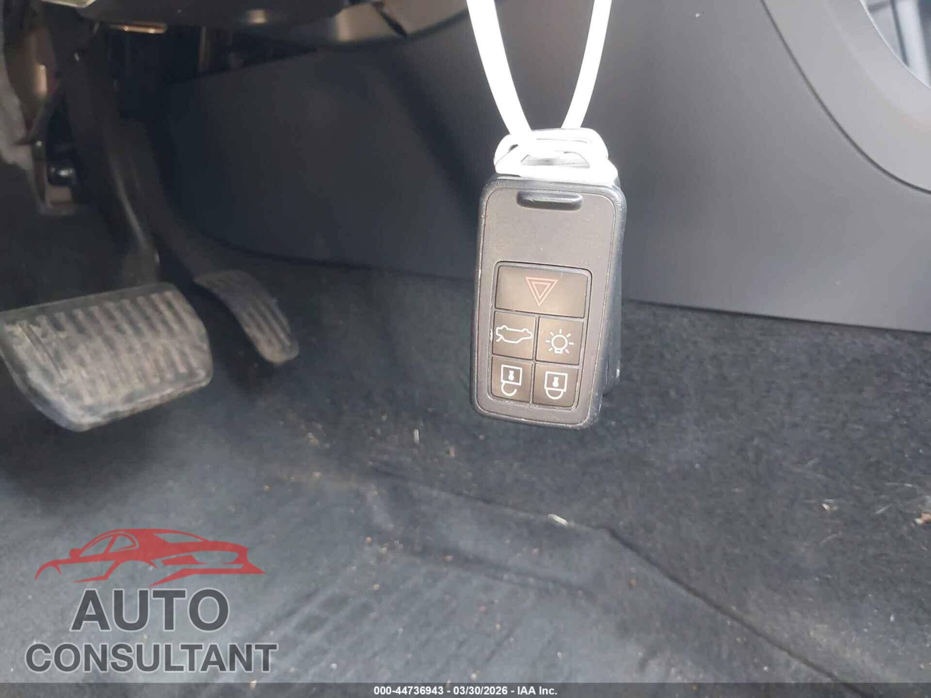 VOLVO V60 2016 - YV140MEK7G1301754