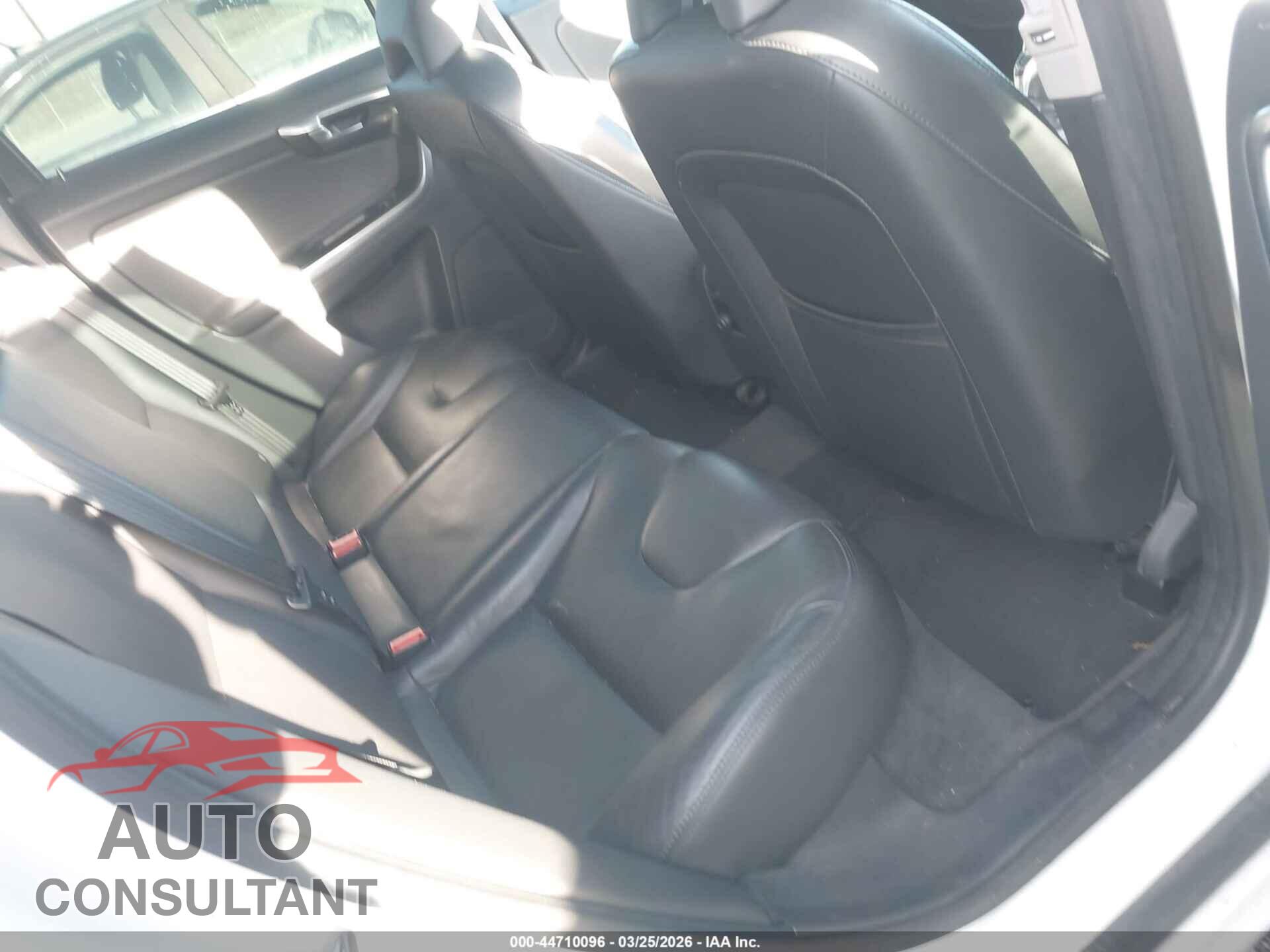 VOLVO XC60 2016 - YV4612RKXG2863908