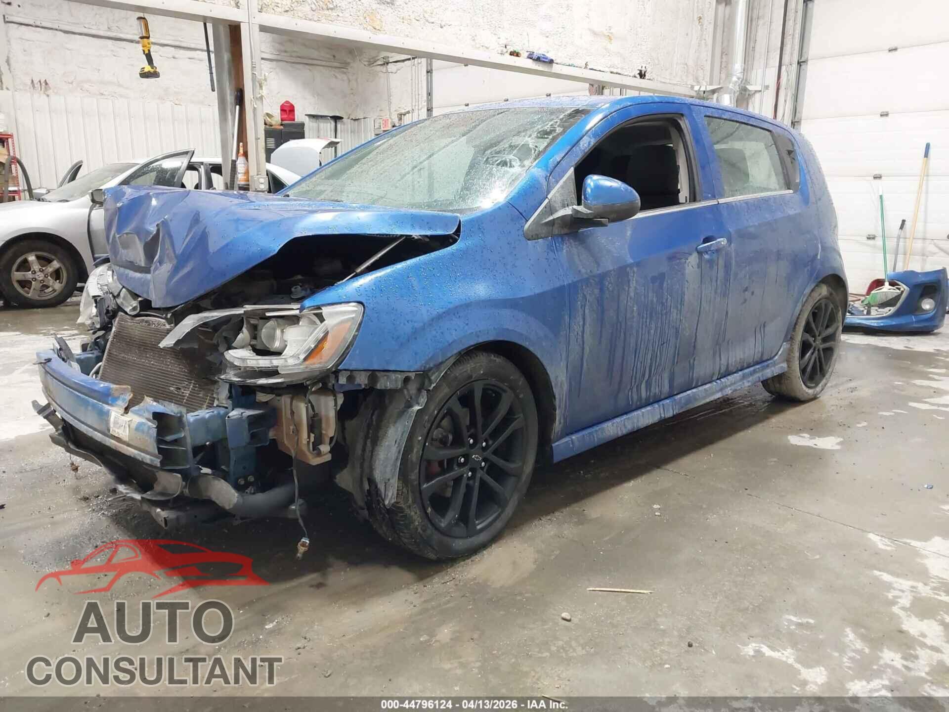 CHEVROLET SONIC 2018 - 1G1JD6SB8J4100862