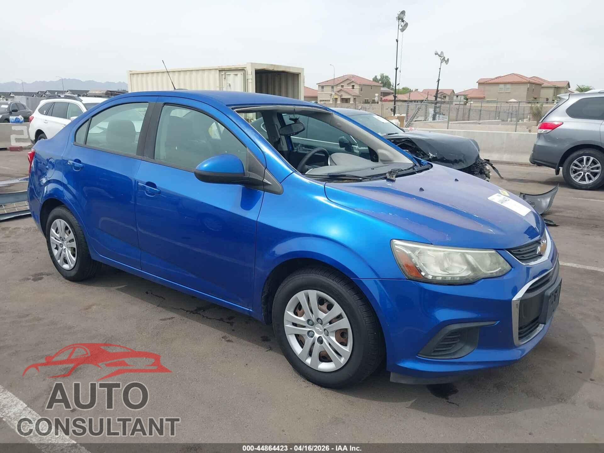 CHEVROLET SONIC 2017 - 1G1JB5SH8H4159571