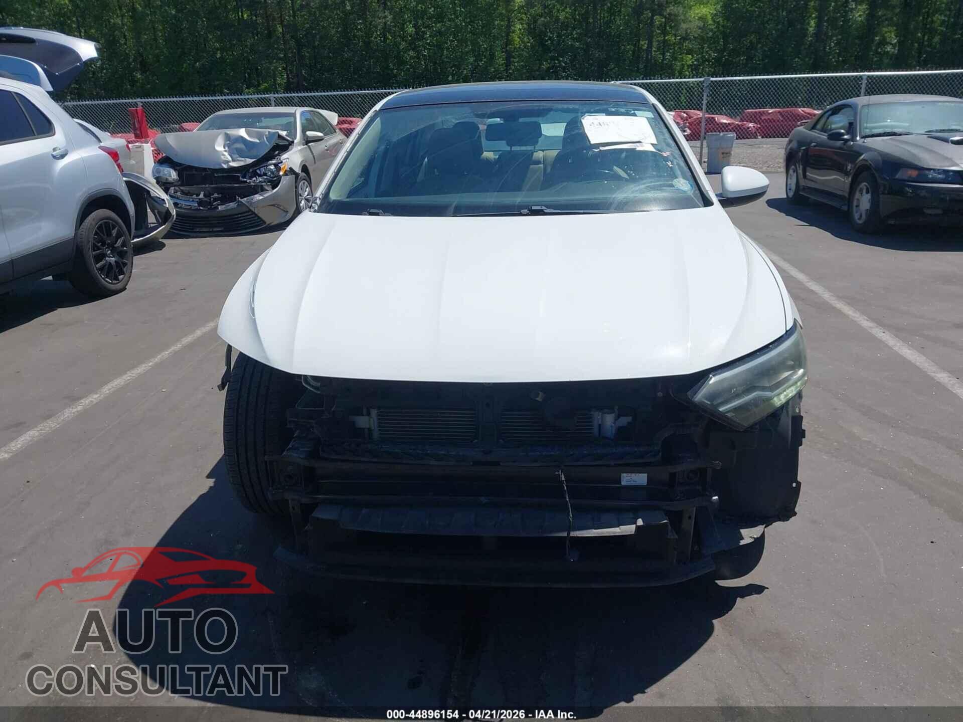 VOLKSWAGEN JETTA 2019 - 3VWC57BU9KM024589