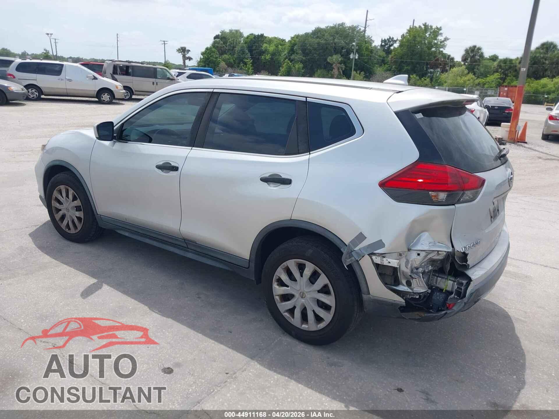 NISSAN ROGUE 2017 - KNMAT2MT6HP575816