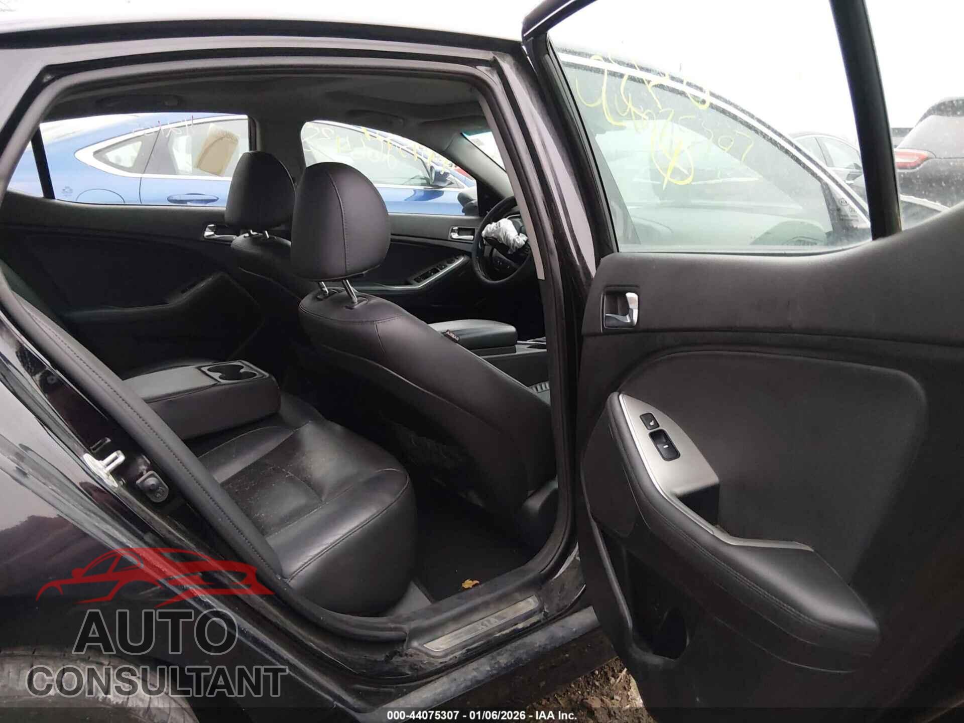 KIA OPTIMA 2014 - 5XXGR4A68EG266435