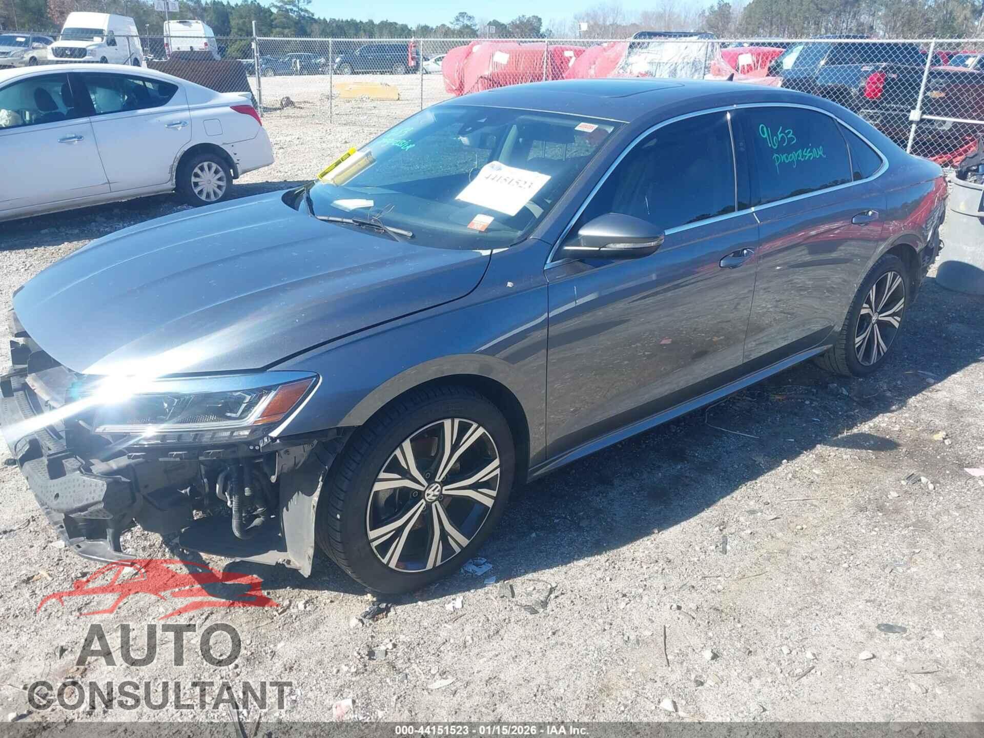 VOLKSWAGEN PASSAT 2021 - 1VWSA7A30MC009161