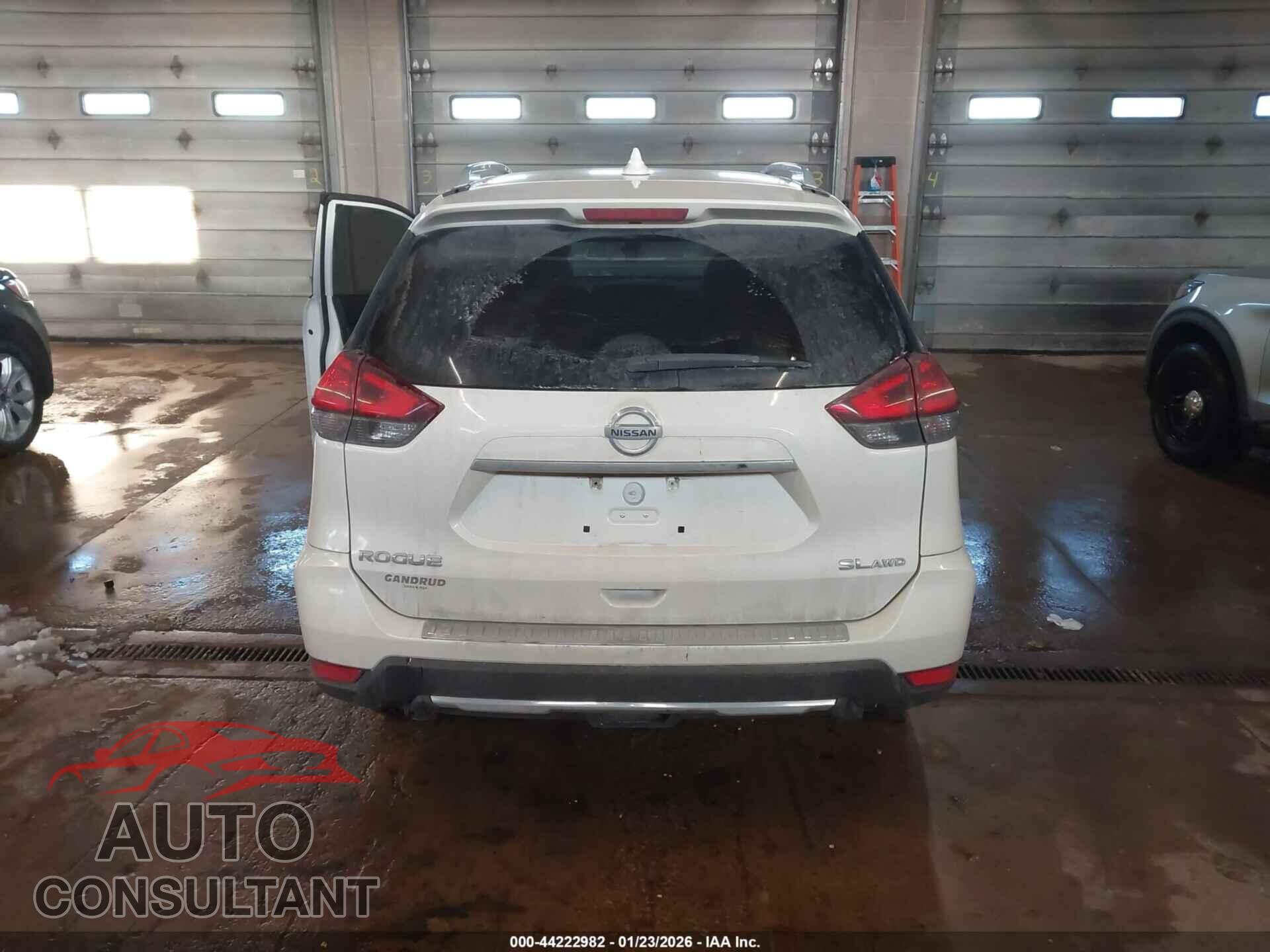 NISSAN ROGUE 2017 - 5N1AT2MV3HC858856