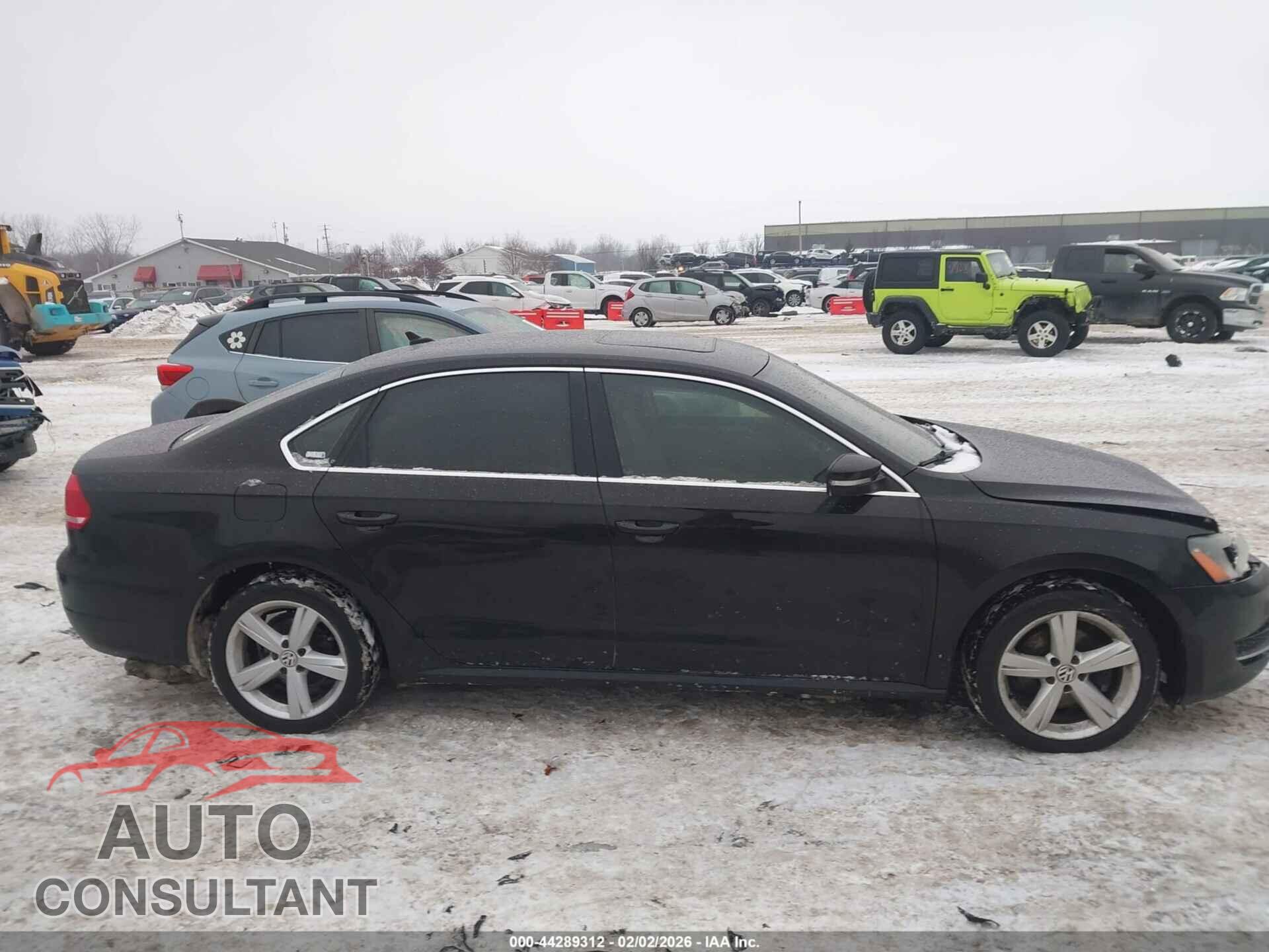 VOLKSWAGEN PASSAT 2013 - 1VWBN7A31DC142967