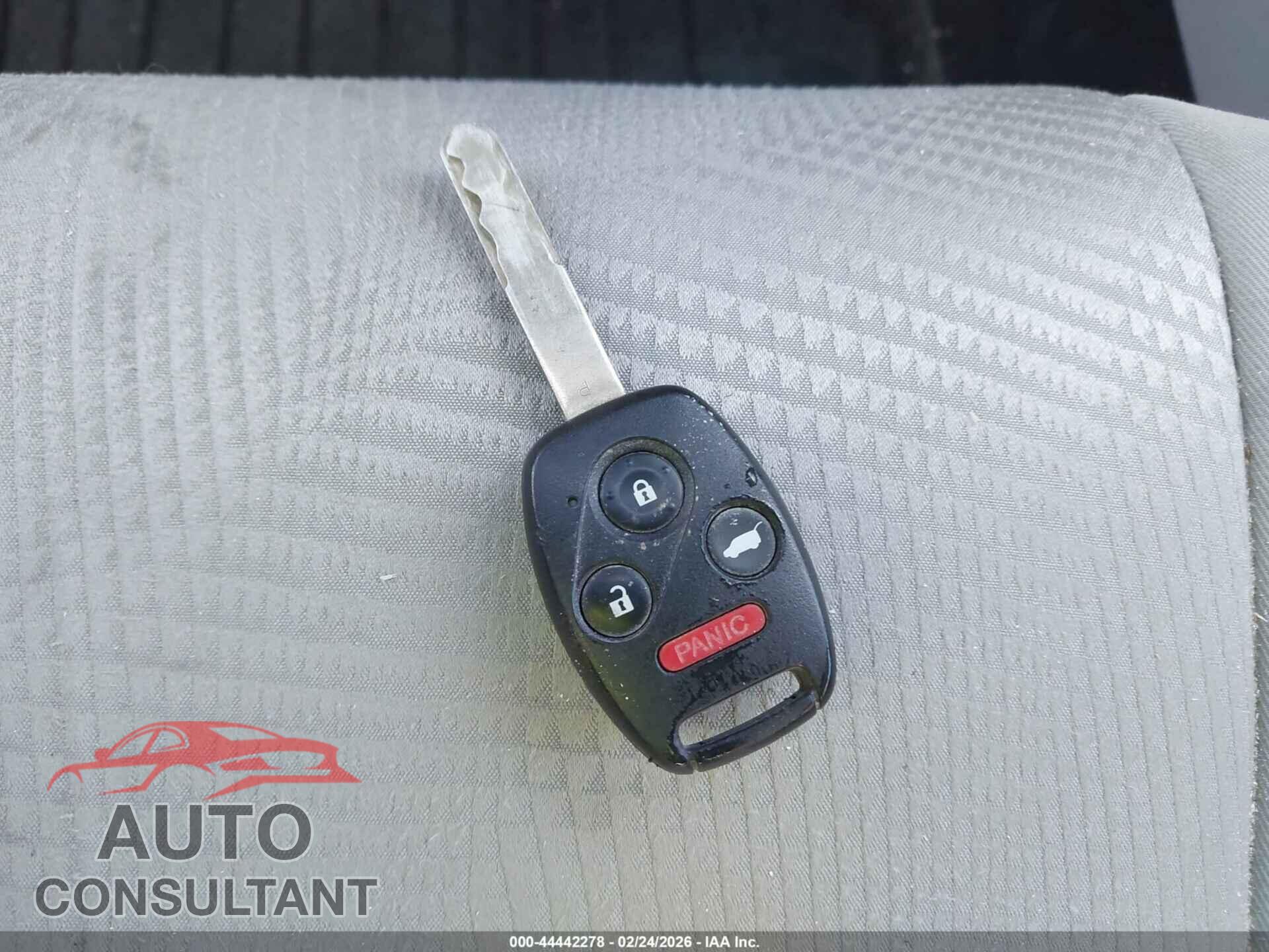 HONDA PILOT 2015 - 5FNYF4H24FB069847