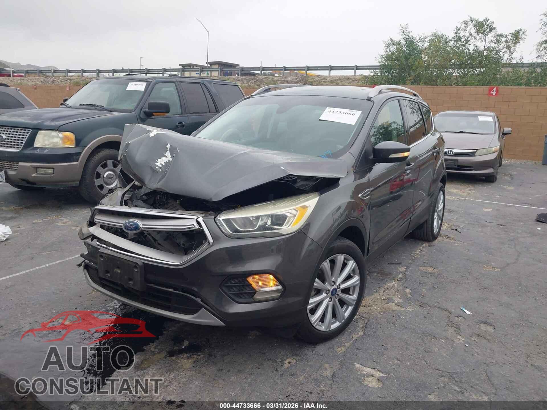 FORD ESCAPE 2017 - 1FMCU0JD2HUC26432