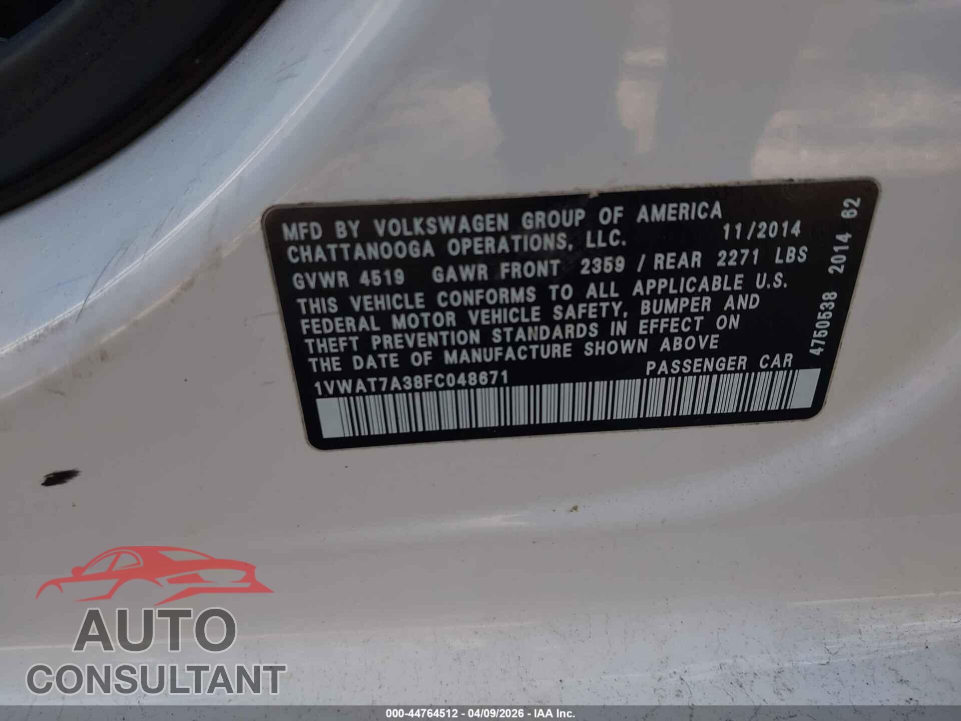 VOLKSWAGEN PASSAT 2015 - 1VWAT7A38FC048671